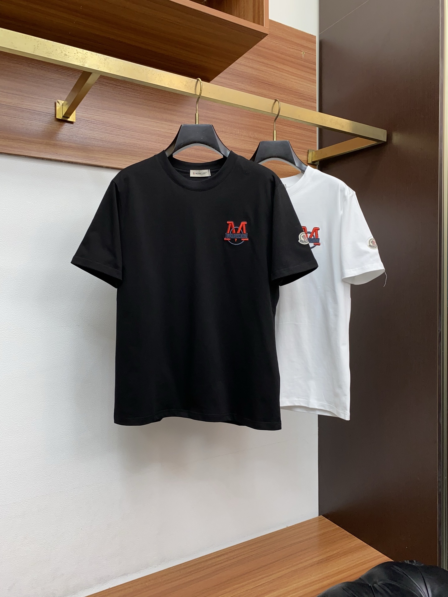 蒙口 26SS春夏新款 纯棉质圆领短袖 男士基础款纯白专柜短袖T恤衫！贸易公司渠道稀出，同步官网发售！基