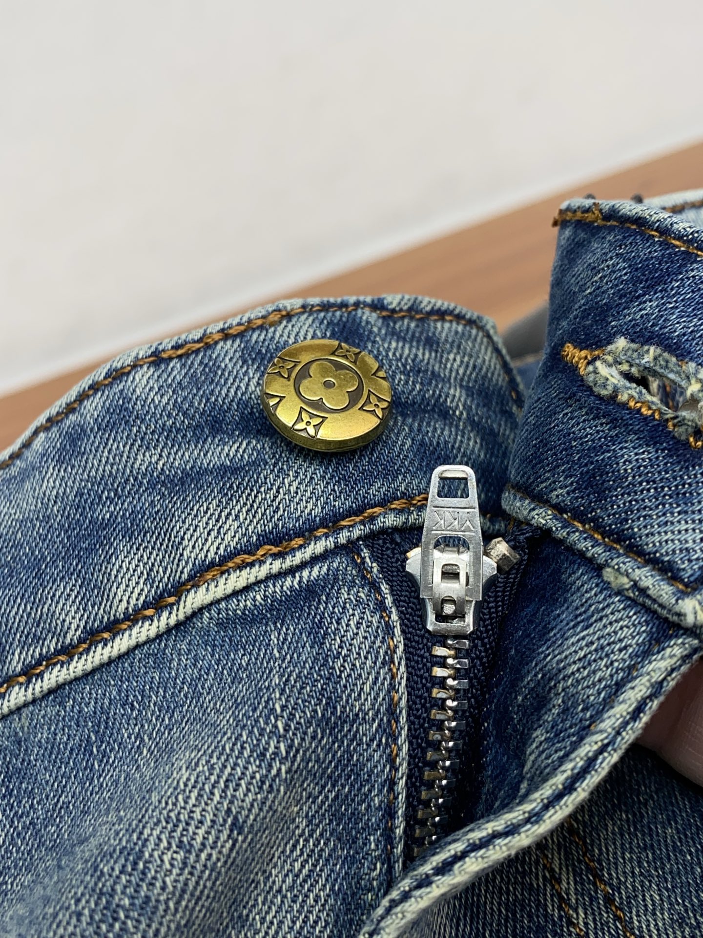 1v路易威登 高端定制、2026早春最新款牛仔裤 柜台同步发售 原版定制复刻 客供五金辅料 原单品质 进