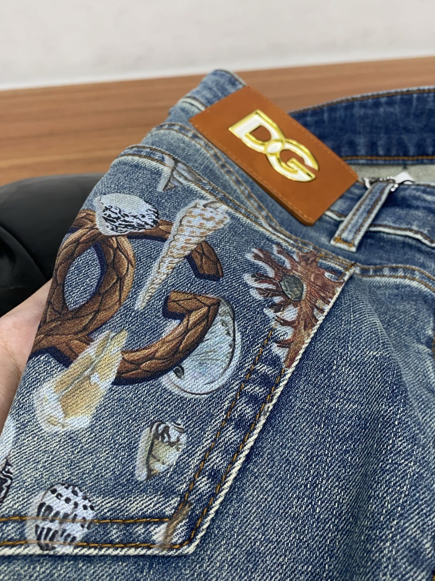 DG 高端定制、2026早春最新款牛仔裤 柜台同步发售 原版定制复刻 客供五金辅料 原单品质 进口牛仔面
