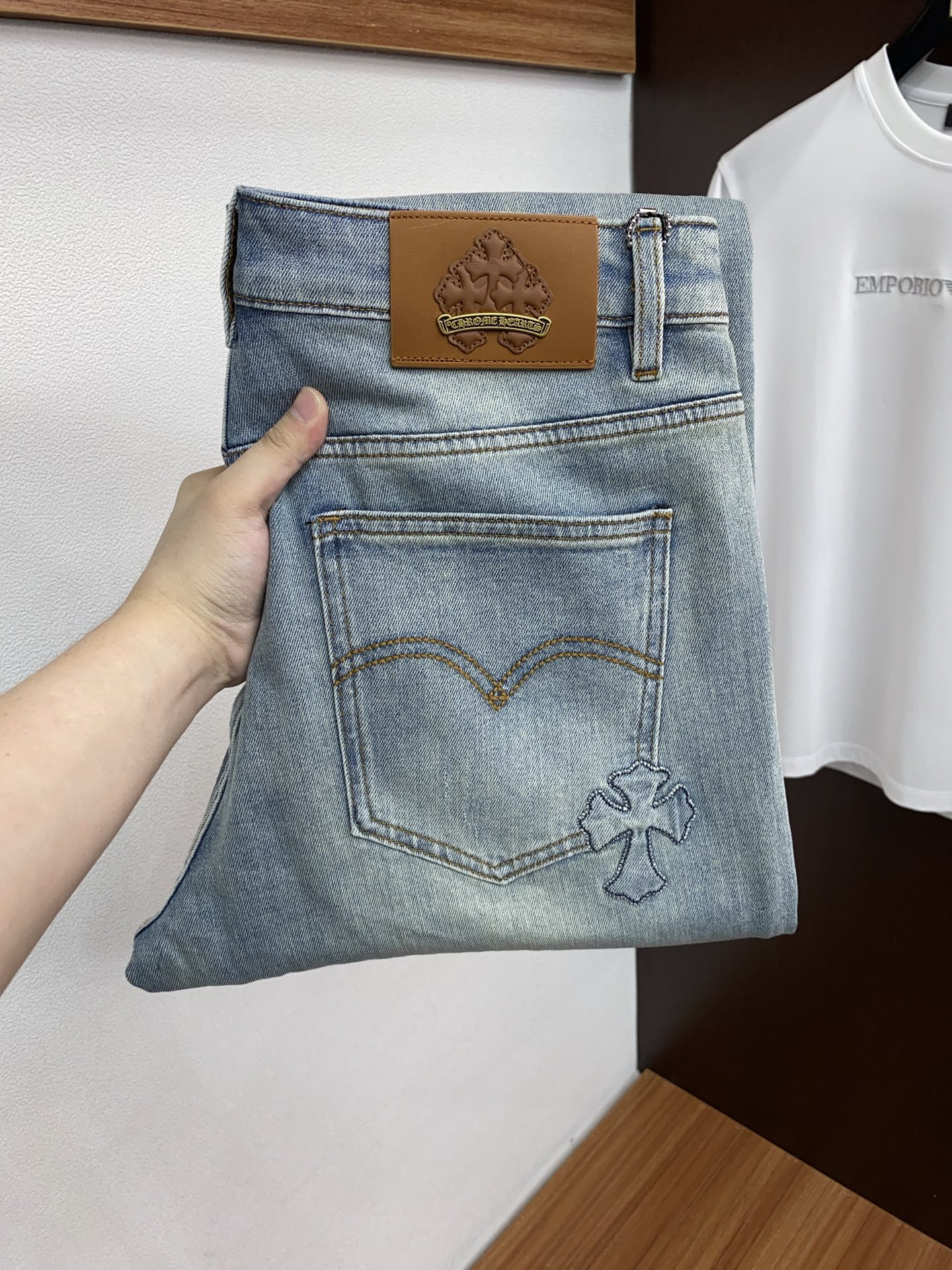 새해 이후 연간 보증을 지원합니다. 크롬하츠 고급 맞춤 제작 청바지, 2026년 초봄 최신 스타일로 매장에서 동시 판매됩니다. 오리지널 맞춤 제작로, 고객 제공 하드웨어 및 액세서리, 고품질 수입 데님 원단, 고탄력, 헤비 워싱, 정교한 마감 및 봉제로 뛰어난 핏감을 자랑합니다! 권장 사이즈: 29-38 16440