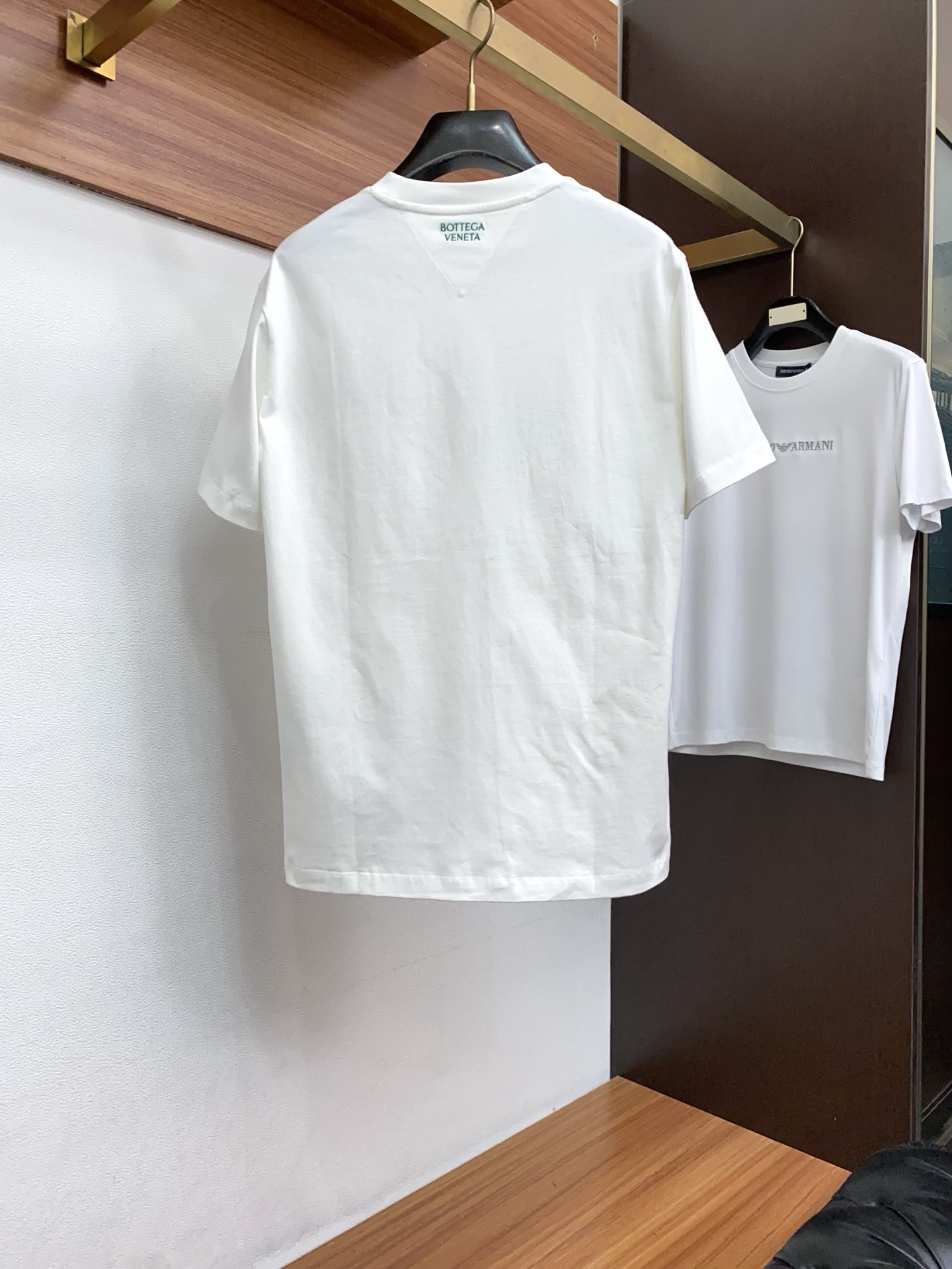 布鲁提 2026新款AW新品，时尚休闲打短袖 专柜同步有售，定制长绒棉面料，工艺极度复杂，视觉相当雅致时