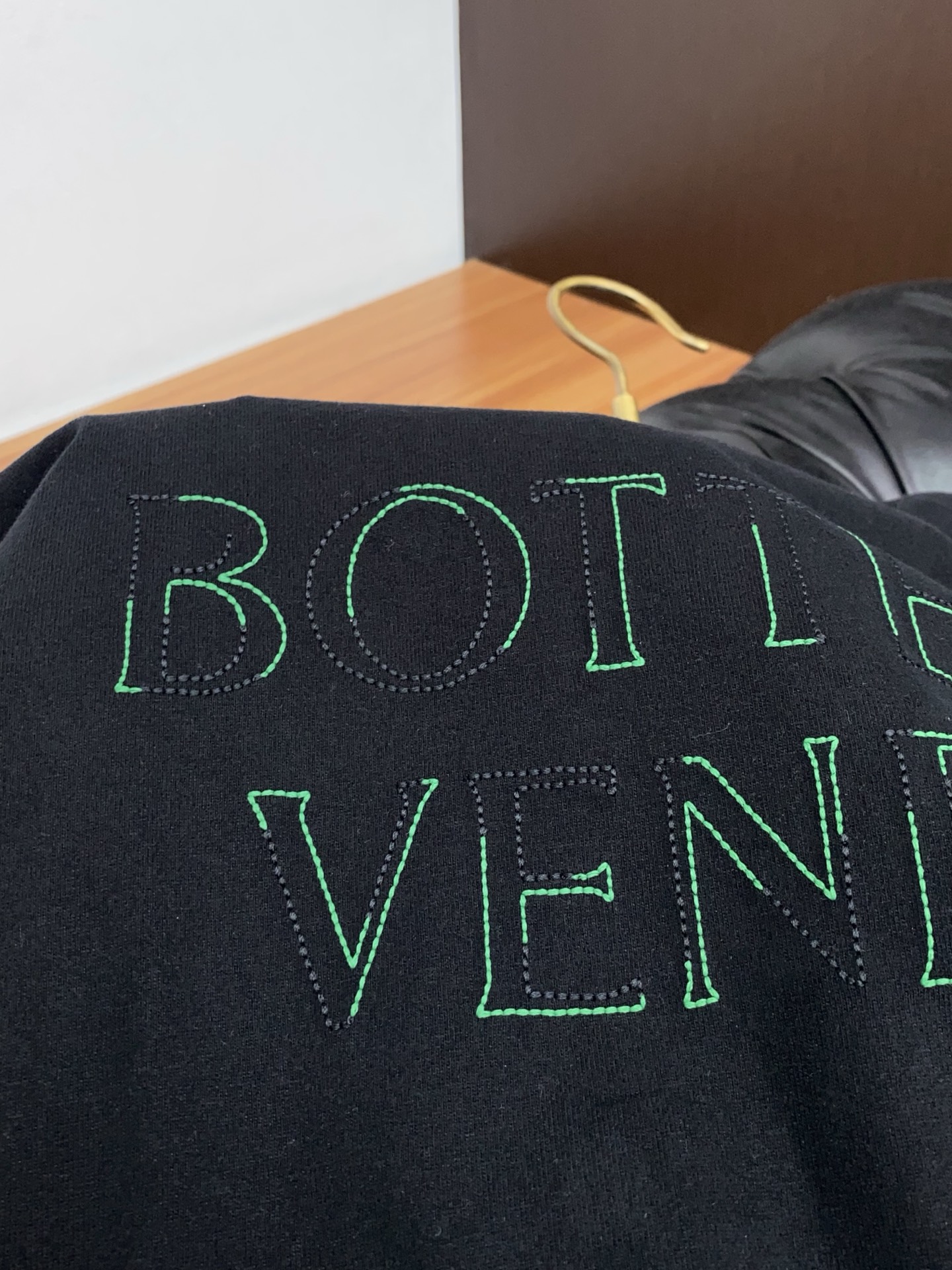 布鲁提 2026新款AW新品，时尚休闲打短袖 专柜同步有售，定制长绒棉面料，工艺极度复杂，视觉相当雅致时