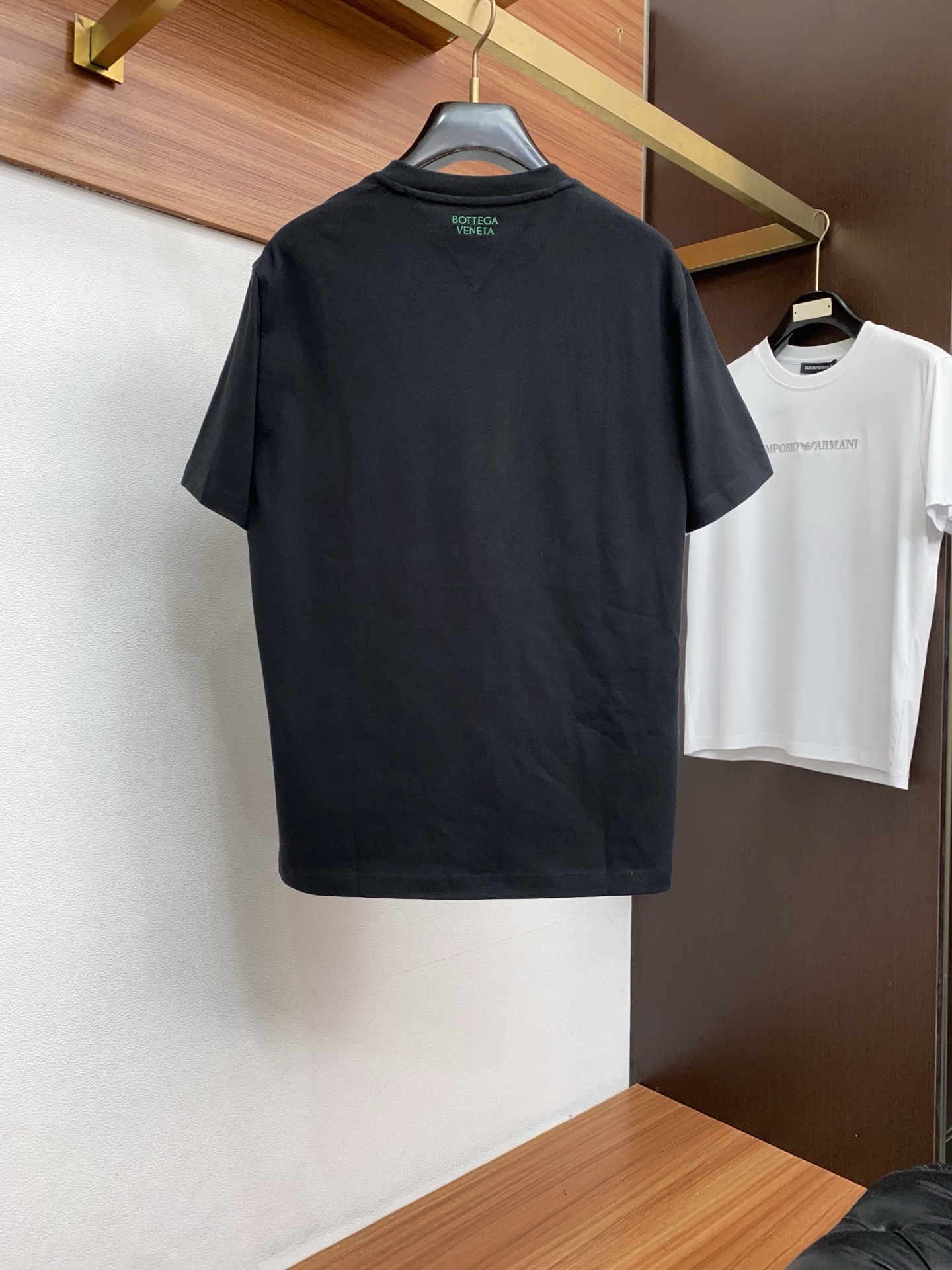 布鲁提 2026新款AW新品，时尚休闲打短袖 专柜同步有售，定制长绒棉面料，工艺极度复杂，视觉相当雅致时