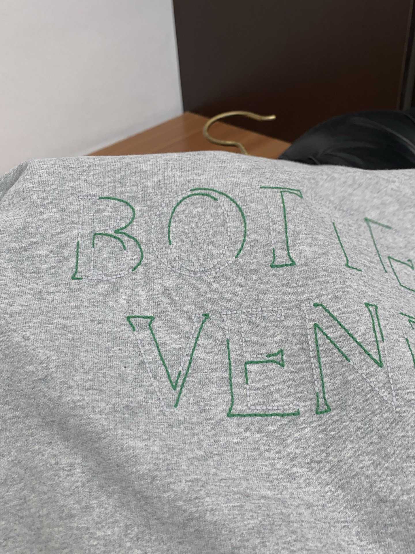 布鲁提 2026新款AW新品，时尚休闲打短袖 专柜同步有售，定制长绒棉面料，工艺极度复杂，视觉相当雅致时