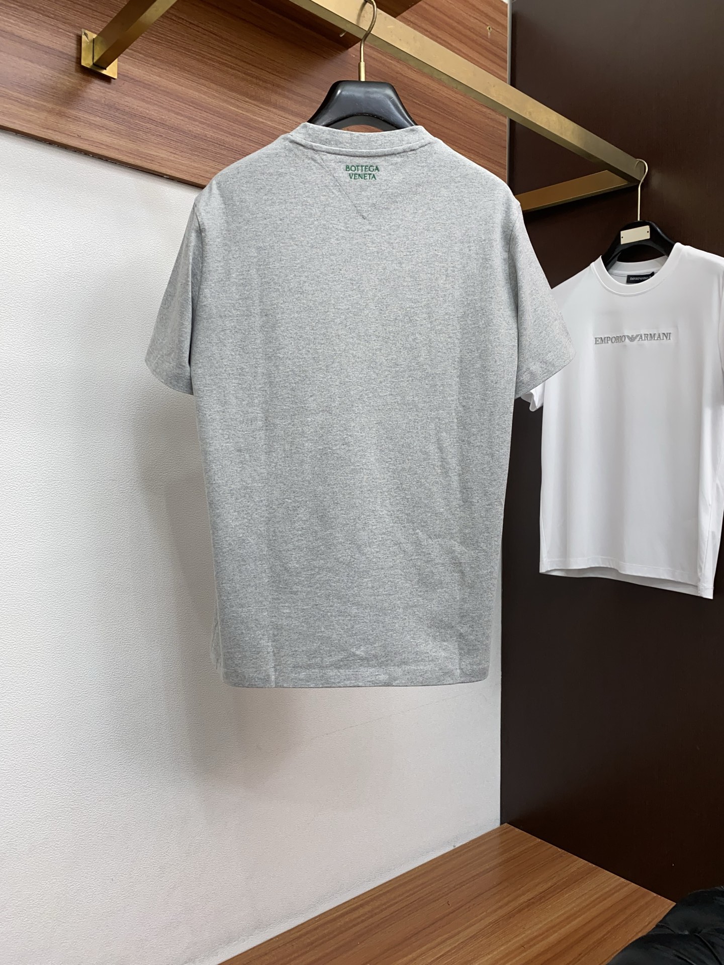 布鲁提 2026新款AW新品，时尚休闲打短袖 专柜同步有售，定制长绒棉面料，工艺极度复杂，视觉相当雅致时