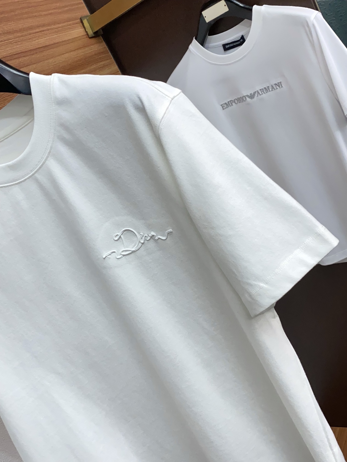迪奥 2026新款AW新品，时尚休闲打短袖 专柜同步有售，定制长绒棉面料，工艺极度复杂，视觉相当雅致时髦