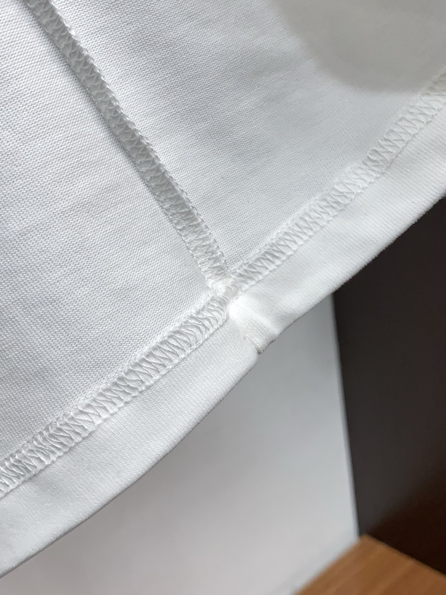 🌾 迪奥 2026新款AW新品，时尚休闲打短袖 专柜同步有售，定制长绒棉面料，工艺极度复杂，视觉相当雅致