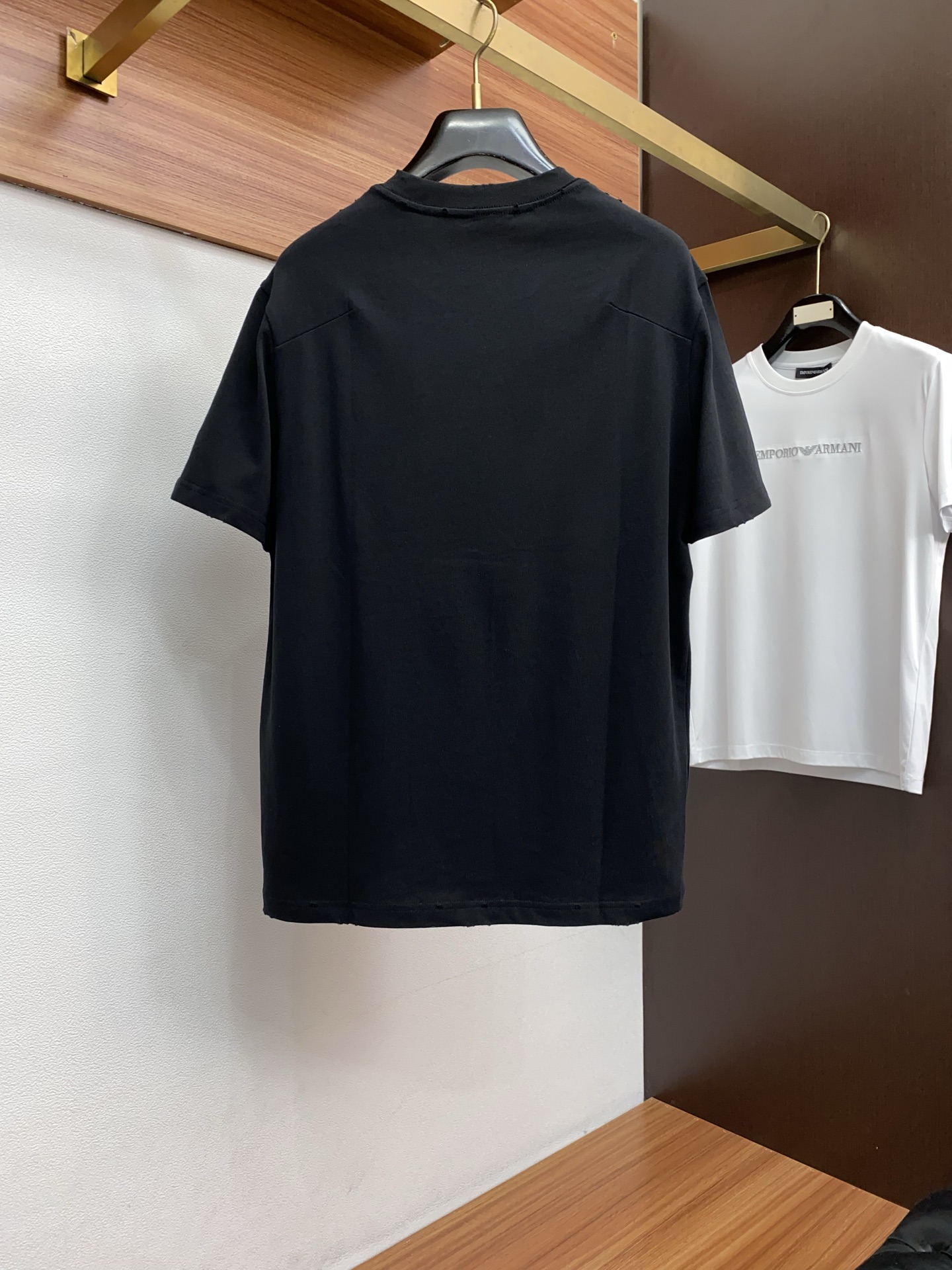 🌾 迪奥 2026新款AW新品，时尚休闲打短袖 专柜同步有售，定制长绒棉面料，工艺极度复杂，视觉相当雅致