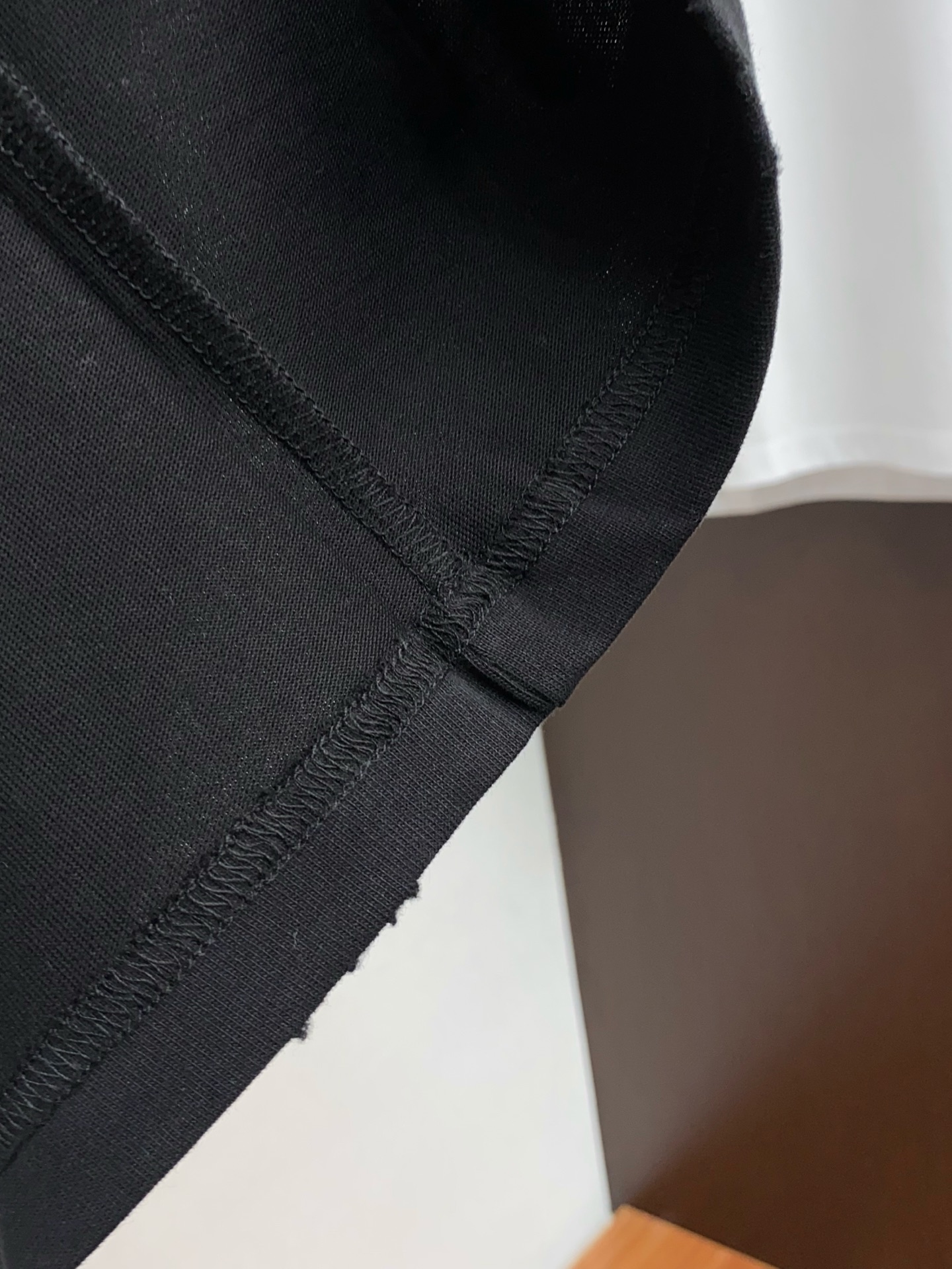 🌾 迪奥 2026新款AW新品，时尚休闲打短袖 专柜同步有售，定制长绒棉面料，工艺极度复杂，视觉相当雅致