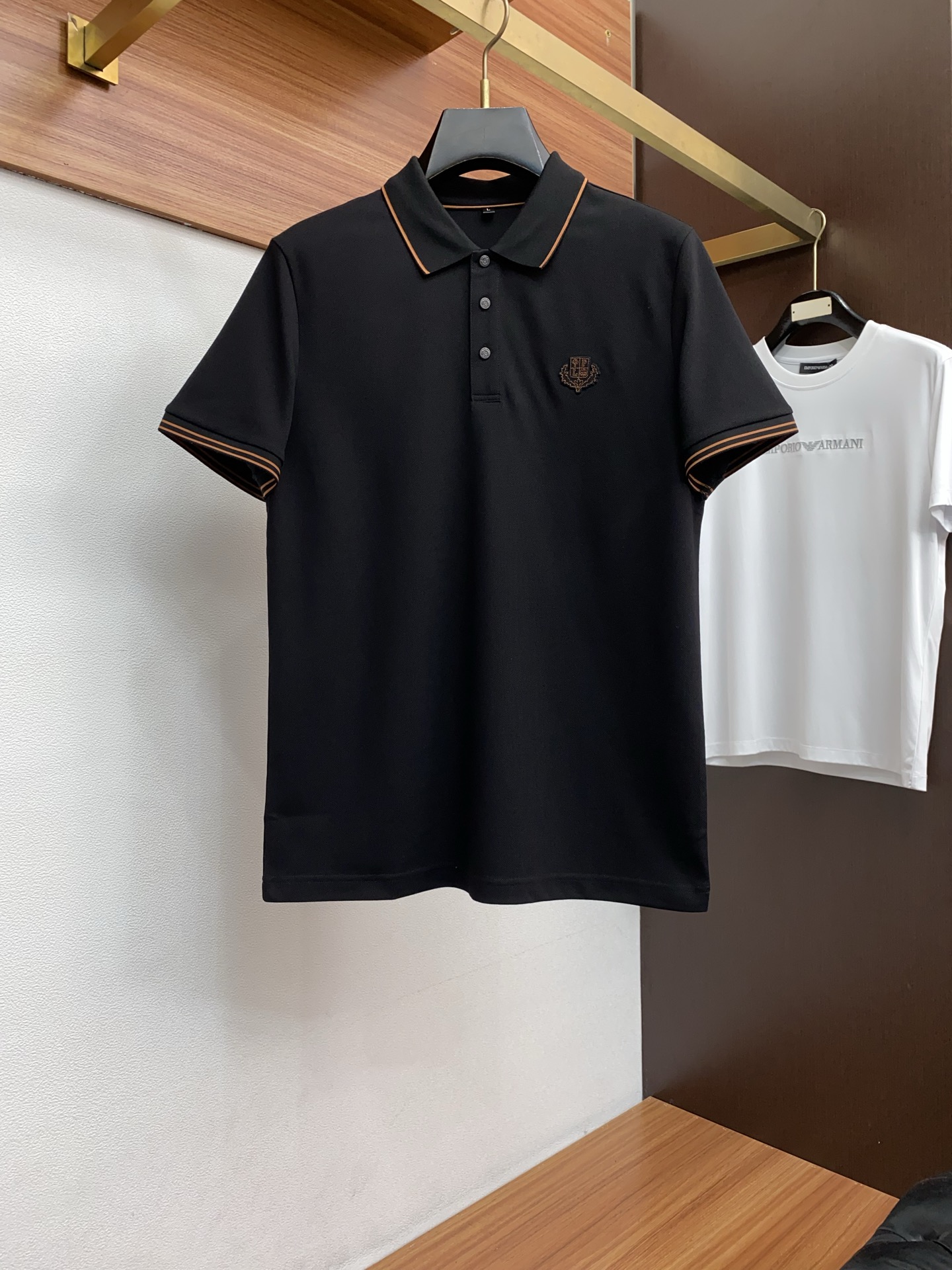 Loro Piana 诺悠翩雅 2026s经典时尚翻领 Polo衫短袖 ，贸易公司渠道订单，简约大气，时