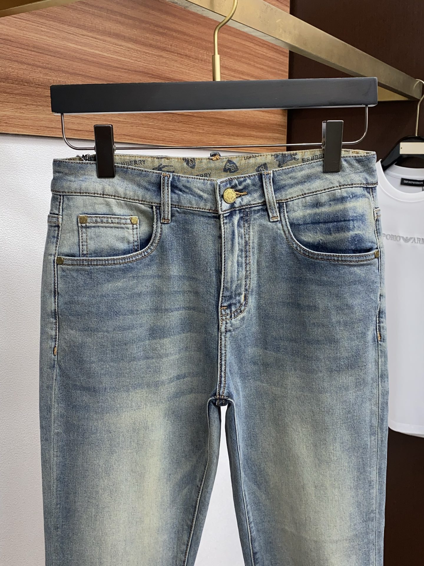 🌾 巴宝莉 高端定制、2026早春最新款牛仔裤 柜台同步发售 原版定制复刻 客供五金辅料 原单品质 进口