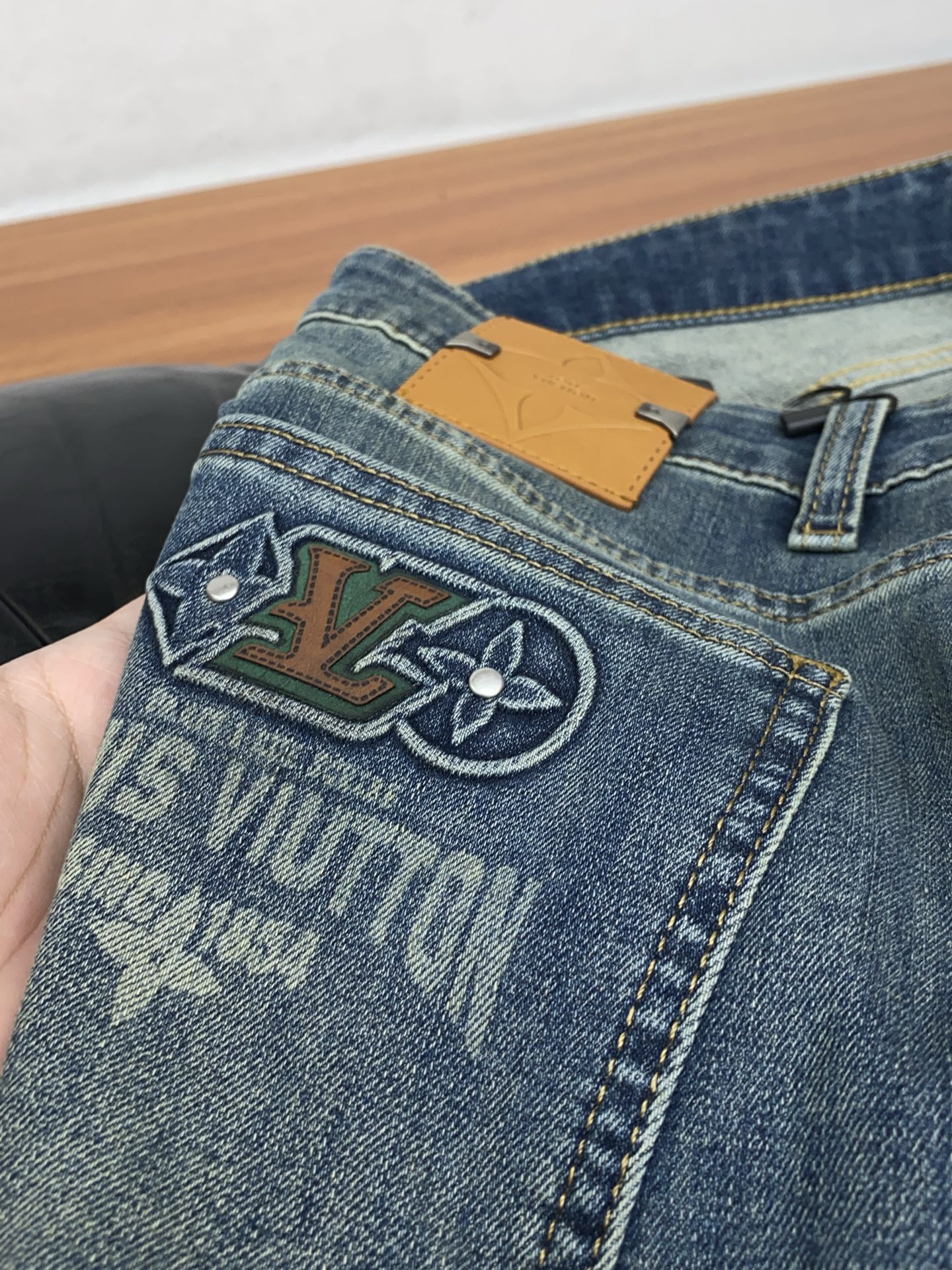 1v路易威登 高端定制、2026早春最新款牛仔裤 柜台同步发售 原版定制复刻 客供五金辅料 原单品质 进