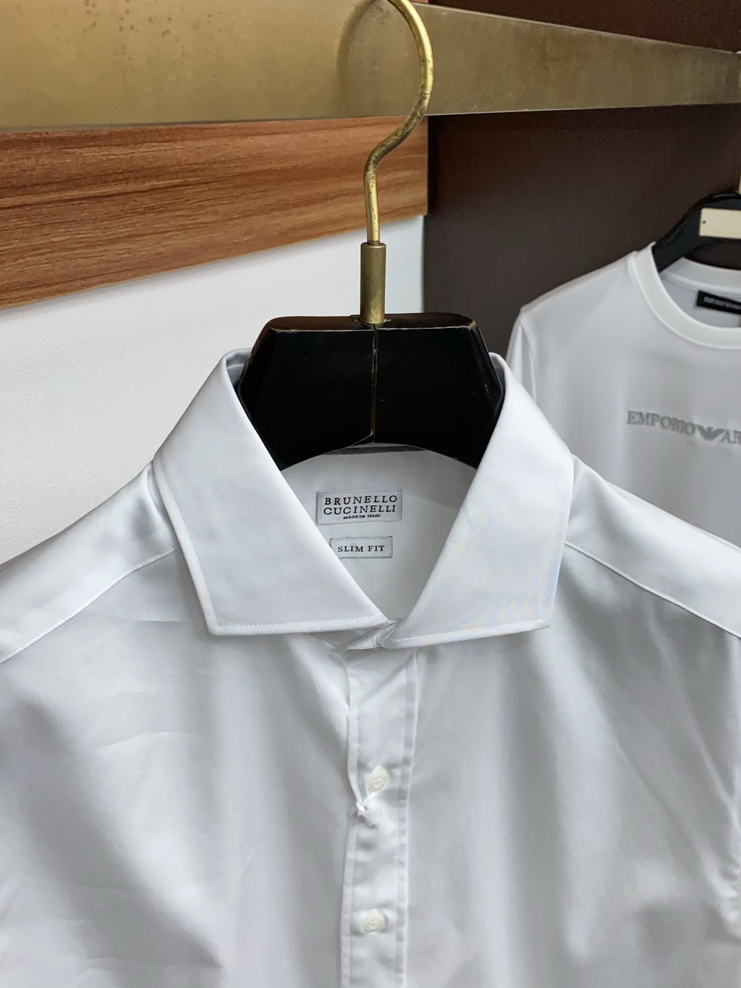 BC 高端男士长袖衬衫，在追求品质与风格的同时品牌以其卓越的工艺和独特的设计理念，再次引领潮流前沿。这款