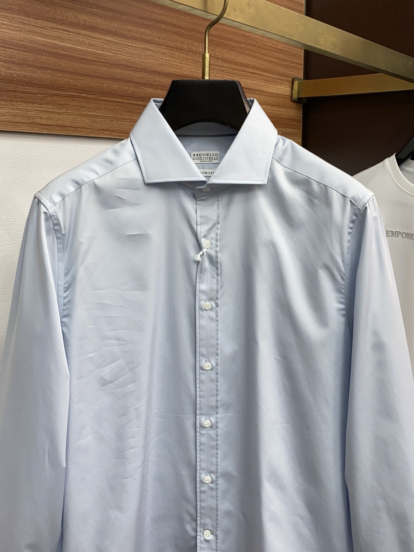 BC 高端男士长袖衬衫，在追求品质与风格的同时品牌以其卓越的工艺和独特的设计理念，再次引领潮流前沿。这款