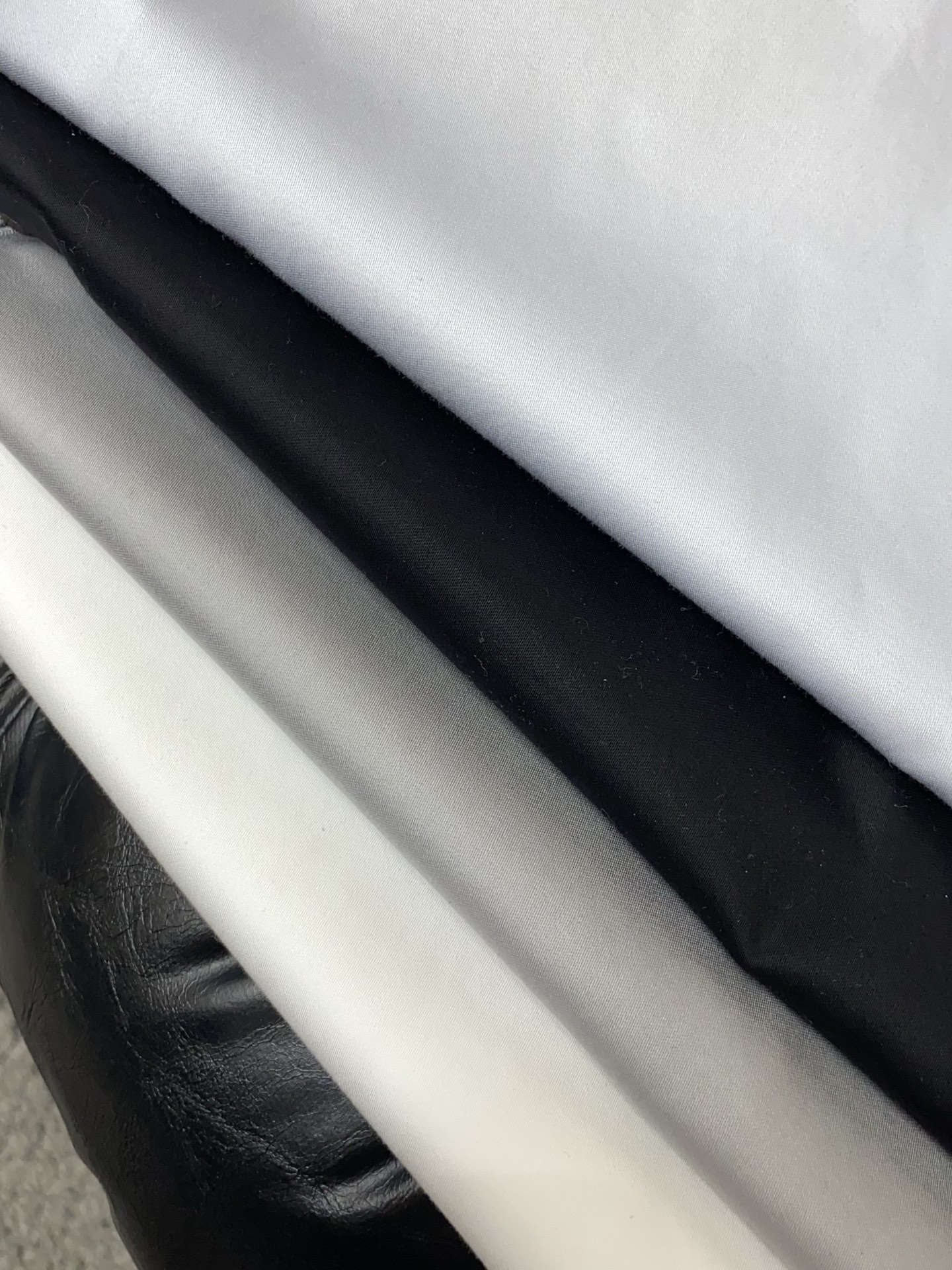 杰尼亚 高端男士长袖衬衫，在追求品质与风格的同时品牌以其卓越的工艺和独特的设计理念，再次引领潮流前沿。这