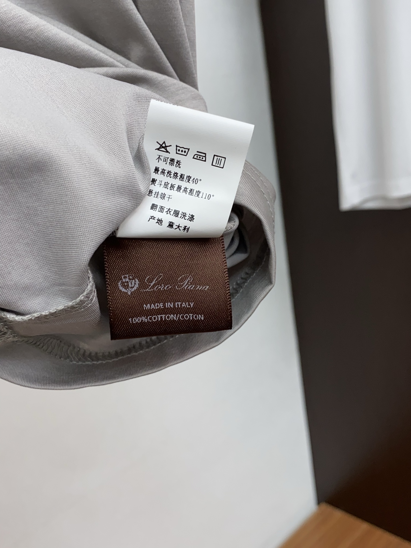 Loro Piana 诺悠翩雅 2026s经典时尚翻领 Polo衫短袖 ，贸易公司渠道订单，简约大气，时