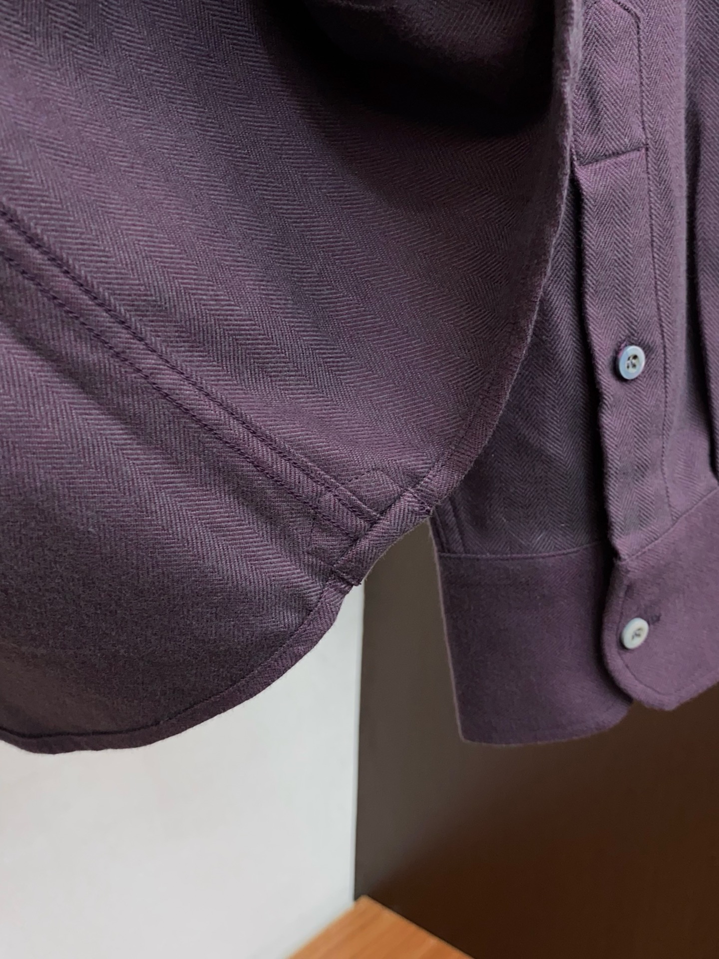 BC 高端男士长袖衬衫，在追求品质与风格的同时品牌以其卓越的工艺和独特的设计理念，再次引领潮流前沿。这款