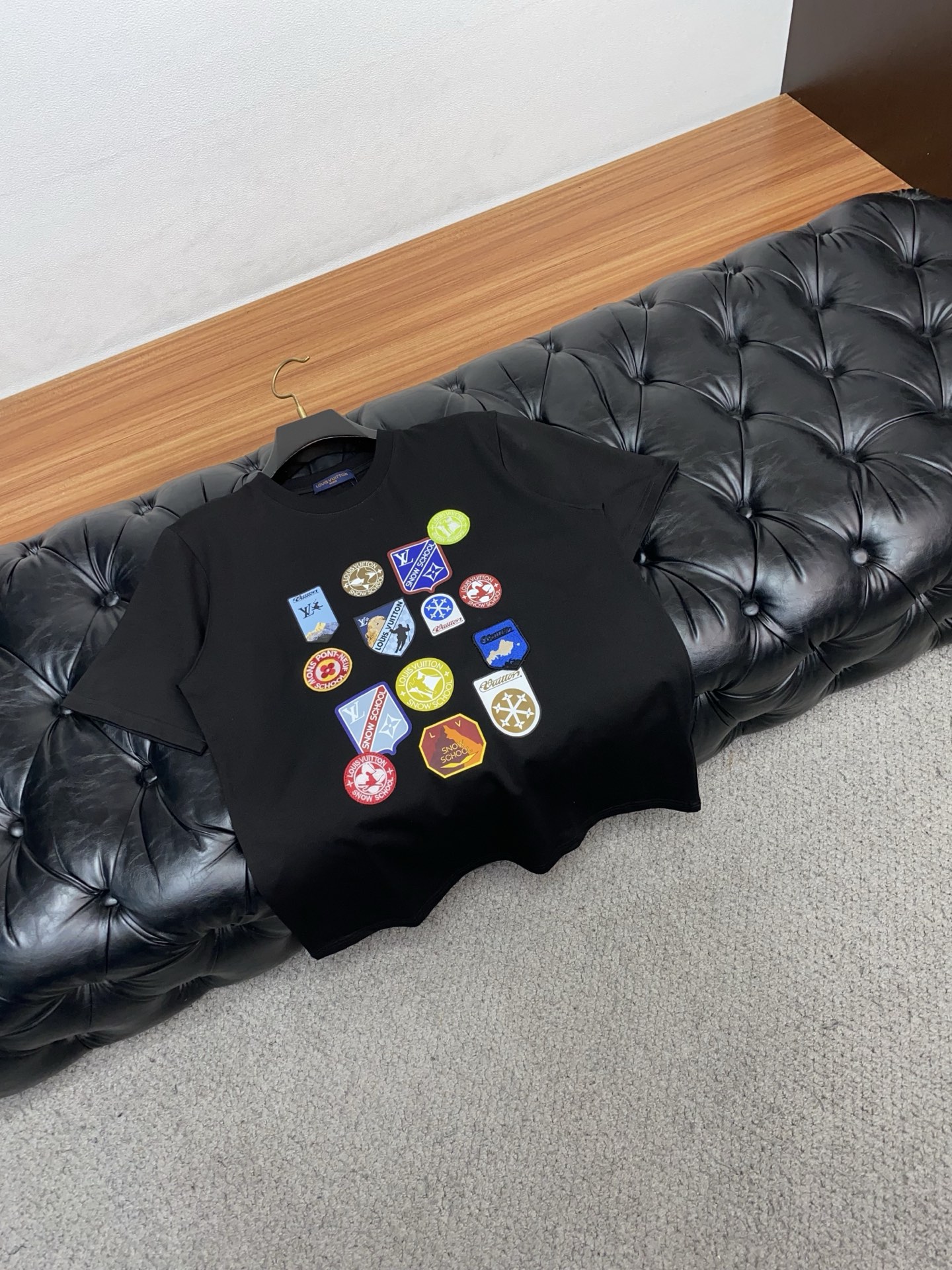 1v 路易威登 26SS春夏新款 纯棉质圆领短袖 男士基础款纯白专柜短袖T恤衫！贸易公司渠道稀出，同步官