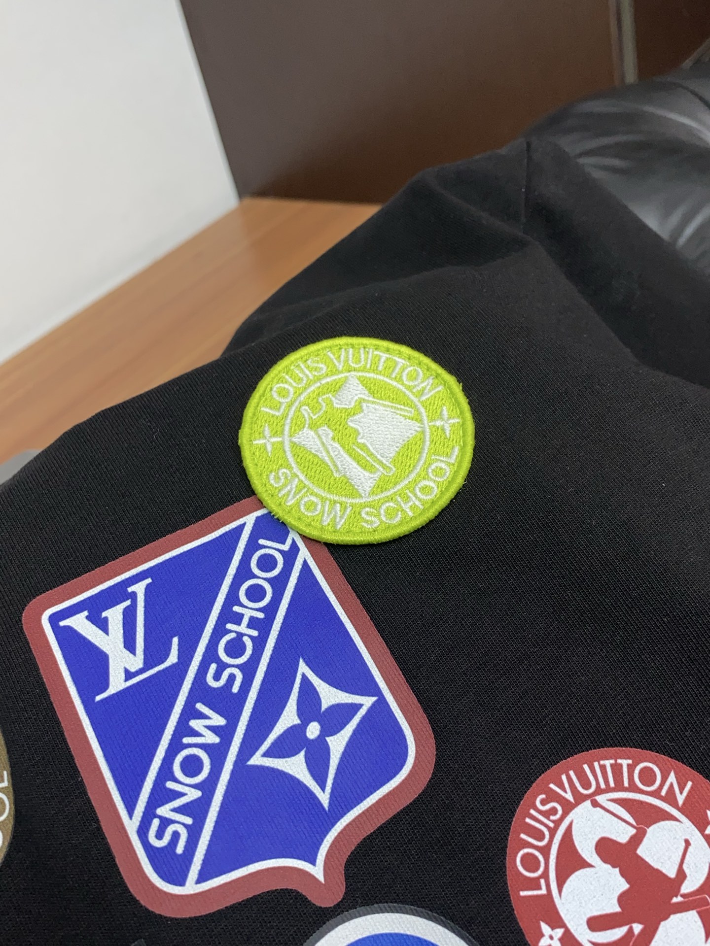 1v 路易威登 26SS春夏新款 纯棉质圆领短袖 男士基础款纯白专柜短袖T恤衫！贸易公司渠道稀出，同步官