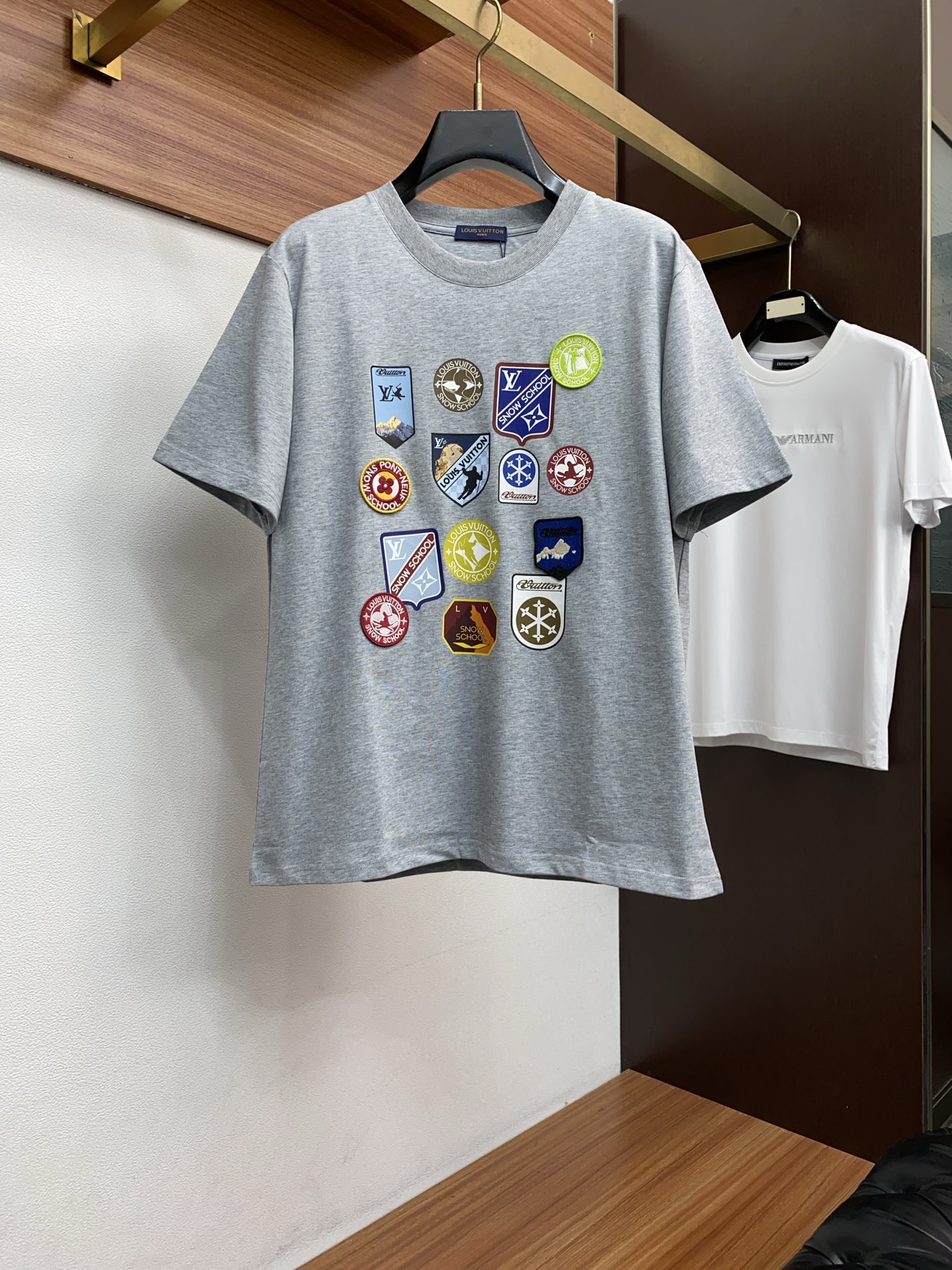 1v 路易威登 26SS春夏新款 纯棉质圆领短袖 男士基础款纯白专柜短袖T恤衫！贸易公司渠道稀出，同步官