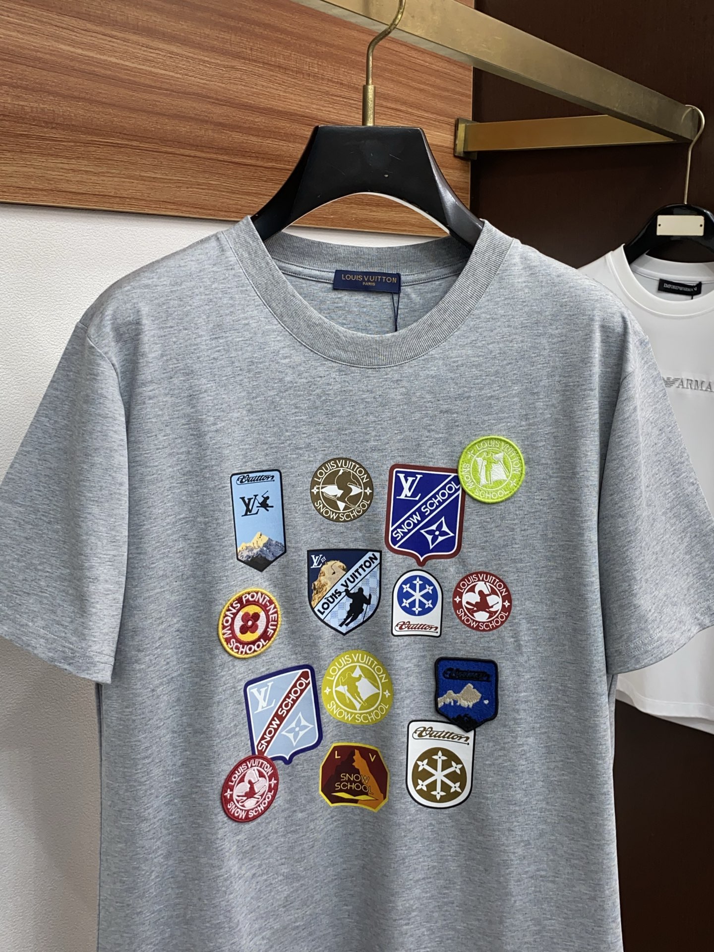 1v 路易威登 26SS春夏新款 纯棉质圆领短袖 男士基础款纯白专柜短袖T恤衫！贸易公司渠道稀出，同步官