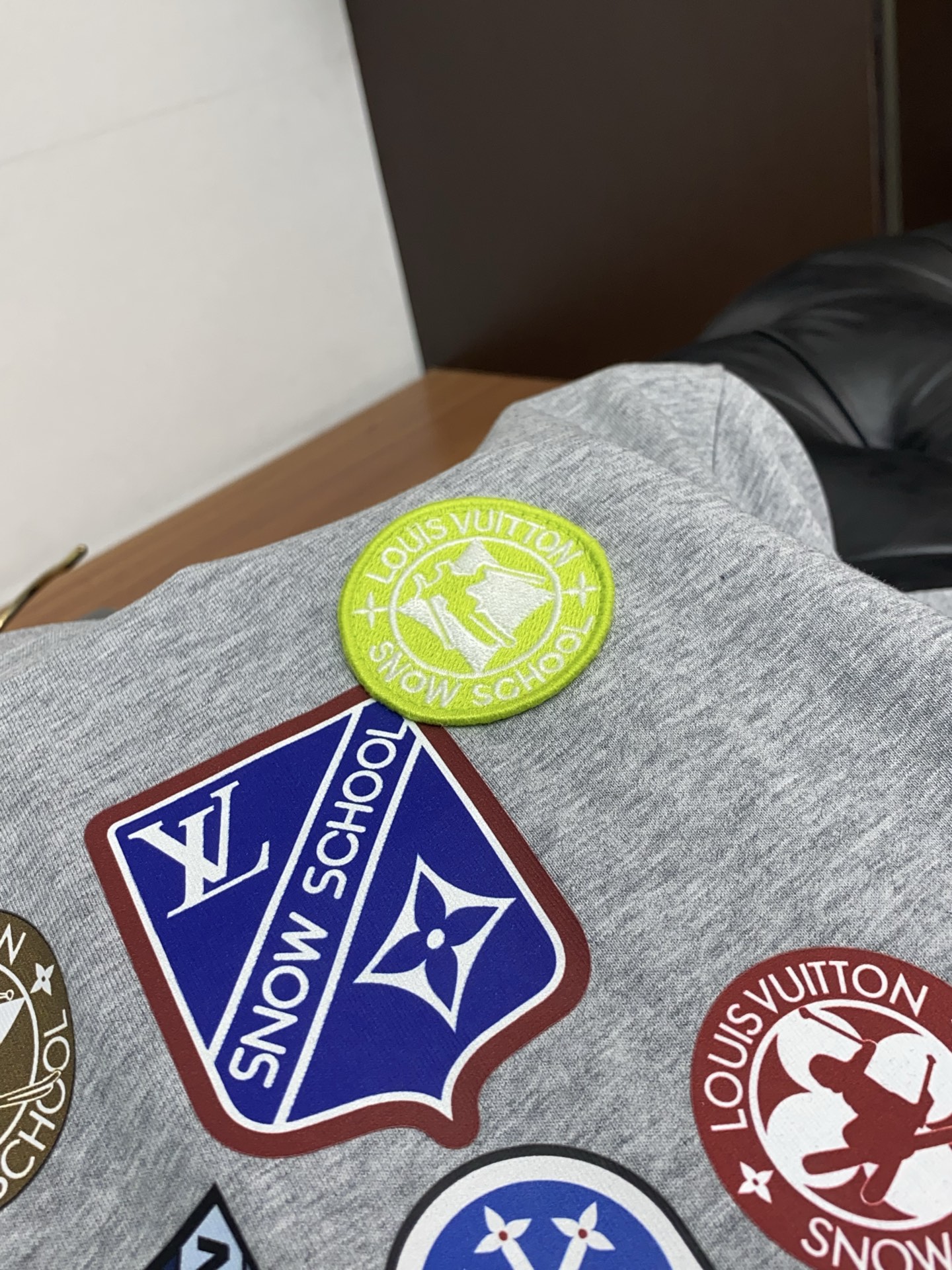 1v 路易威登 26SS春夏新款 纯棉质圆领短袖 男士基础款纯白专柜短袖T恤衫！贸易公司渠道稀出，同步官