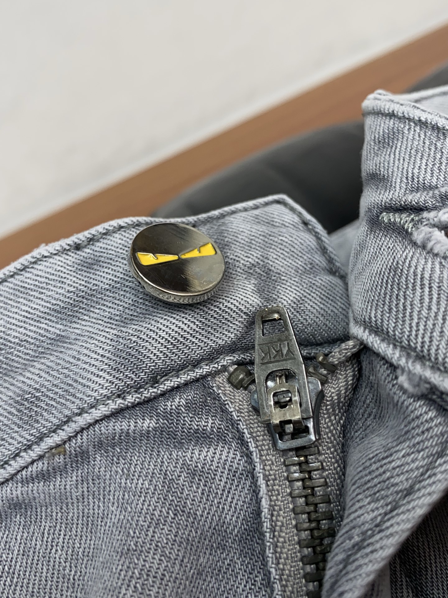 芬迪 高端定制、2026早春最新款牛仔裤 柜台同步发售 原版定制复刻 客供五金辅料 原单品质 进口牛仔面