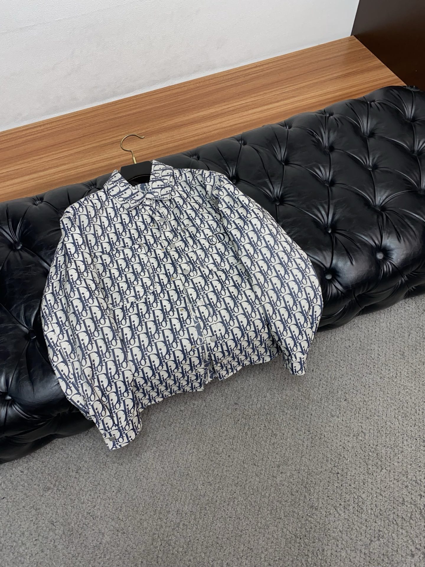 🌾 迪奥 2026春夏新款男士休闲定制夹克外套。穿上简约干练的休闲外套，瞬间重回时髦霸气，又是活力满满的