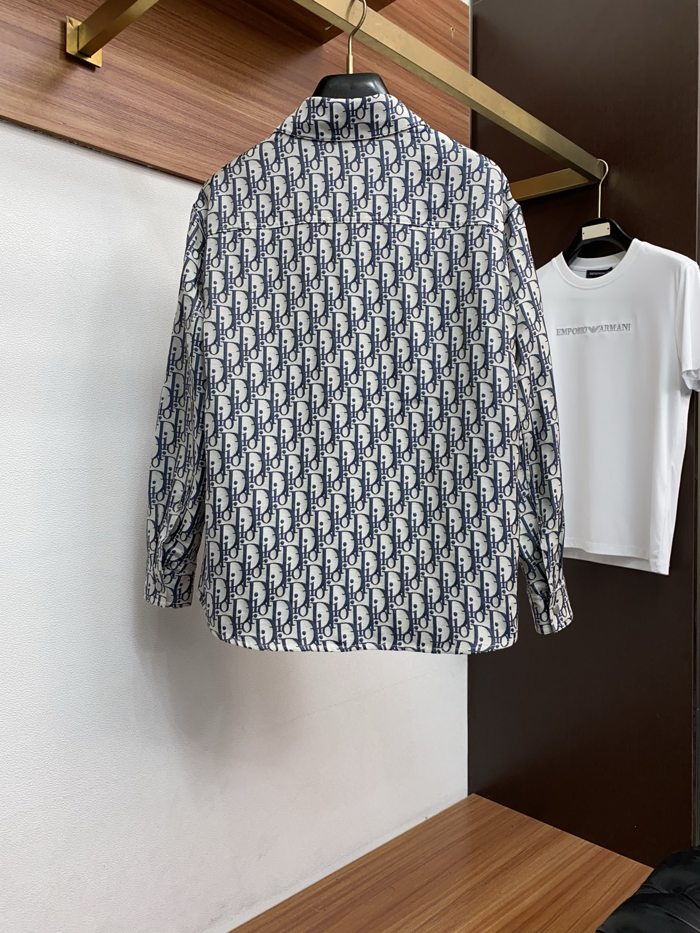 🌾 迪奥 2026春夏新款男士休闲定制夹克外套。穿上简约干练的休闲外套，瞬间重回时髦霸气，又是活力满满的