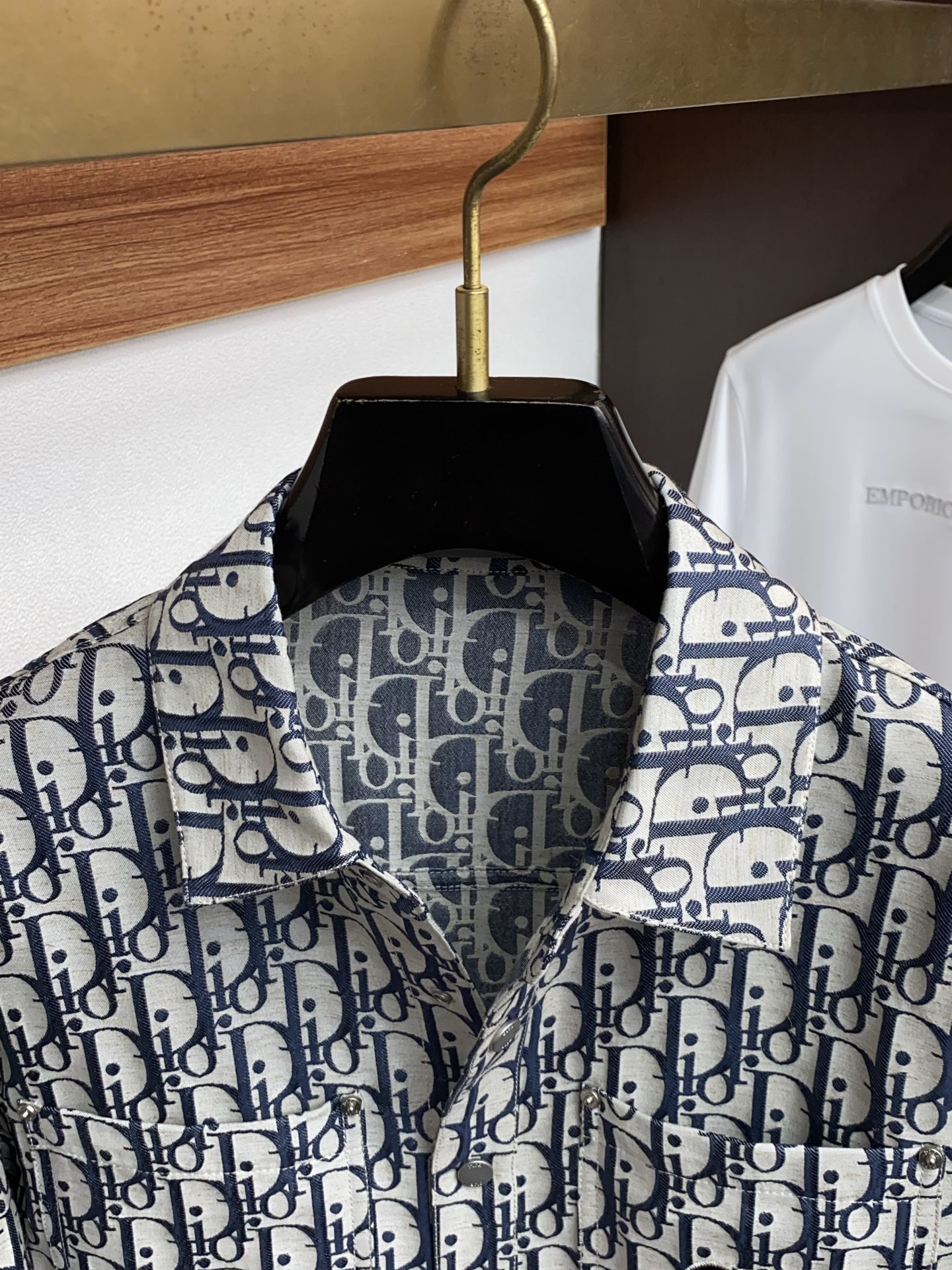 🌾 迪奥 2026春夏新款男士休闲定制夹克外套。穿上简约干练的休闲外套，瞬间重回时髦霸气，又是活力满满的