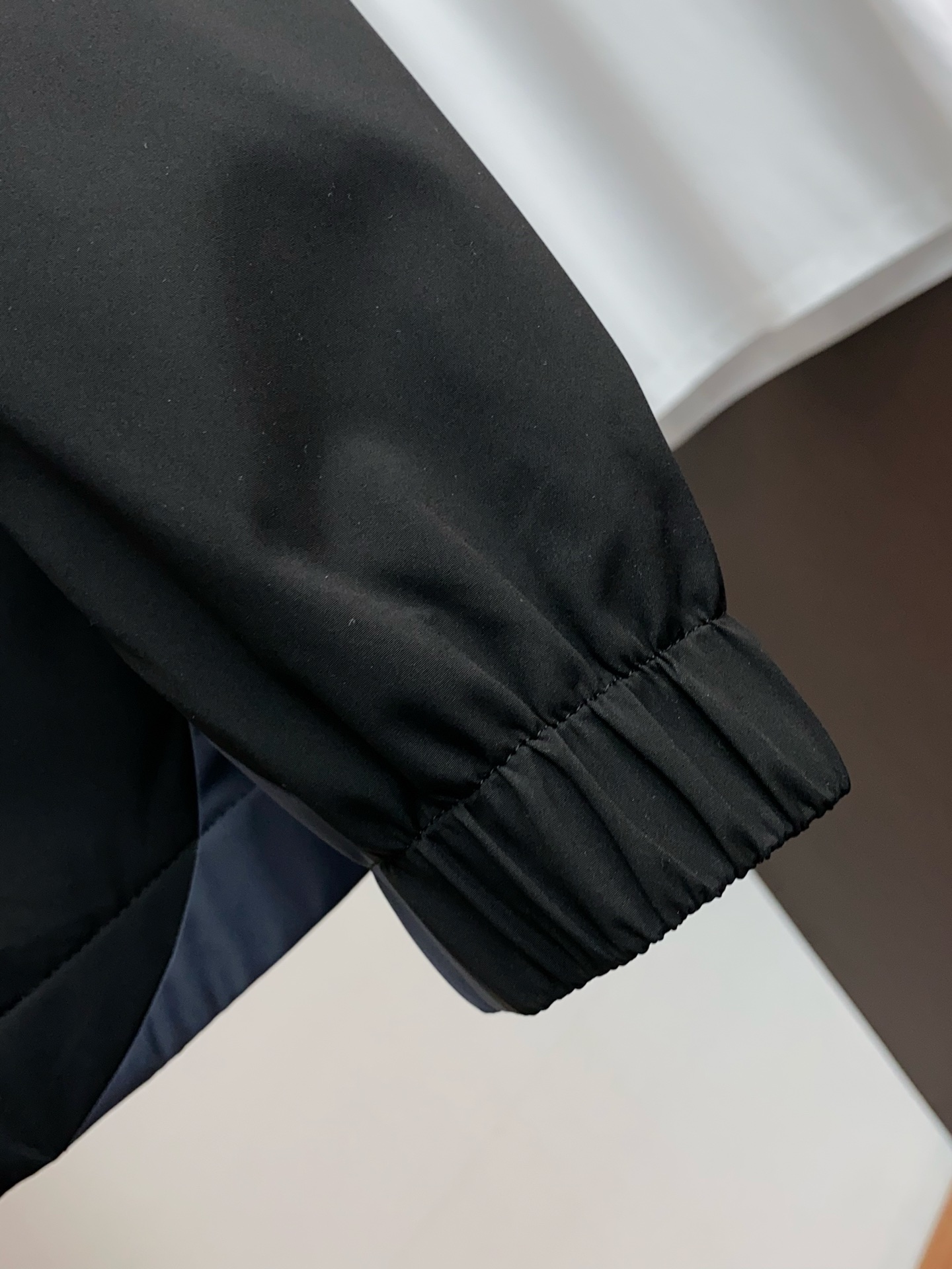 迪奥 2026 春夏新款男士休闲定制夹克外套。穿上简约干练的休闲外套，瞬间重回时髦霸气，又是活力满满的状