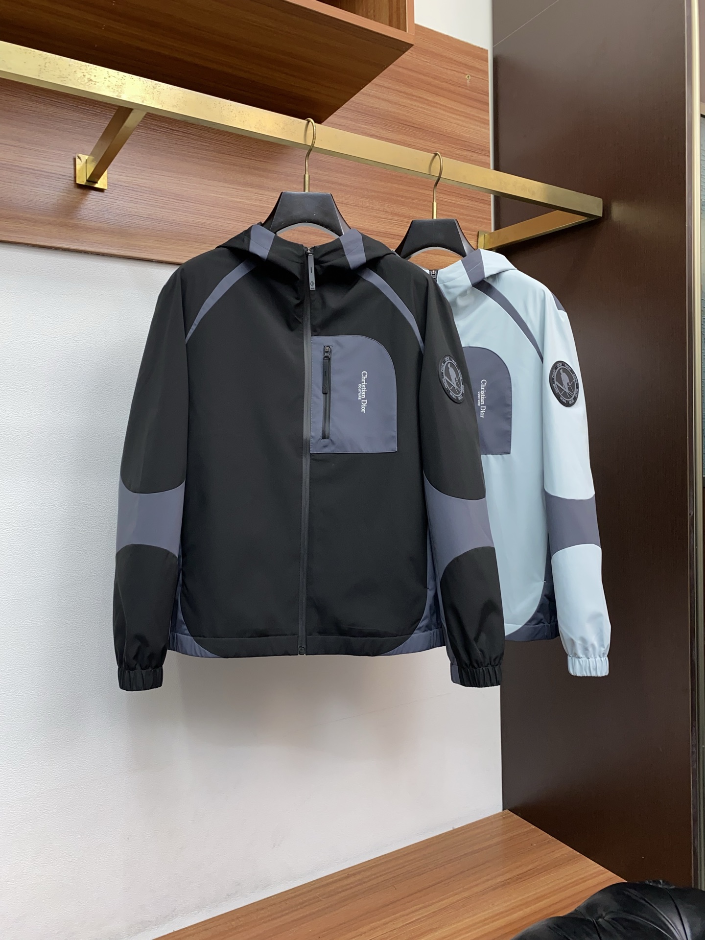 迪奥 2026 春夏新款男士休闲定制夹克外套。穿上简约干练的休闲外套，瞬间重回时髦霸气，又是活力满满的状