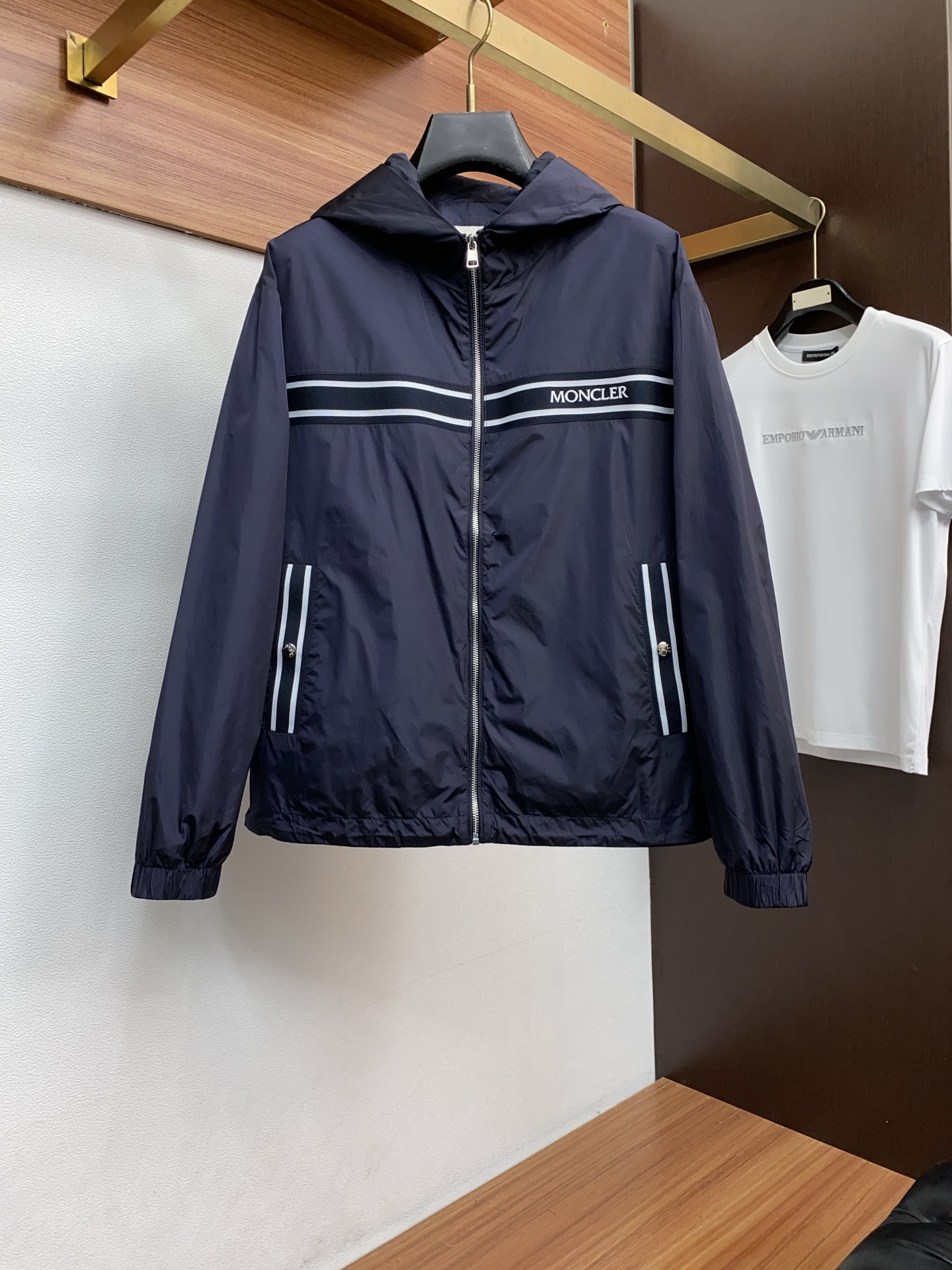 🌾 蒙口 202春夏新款男士休闲定制夹克外套。穿上简约干练的休闲外套，瞬间重回时髦霸气，又是活力满满的状