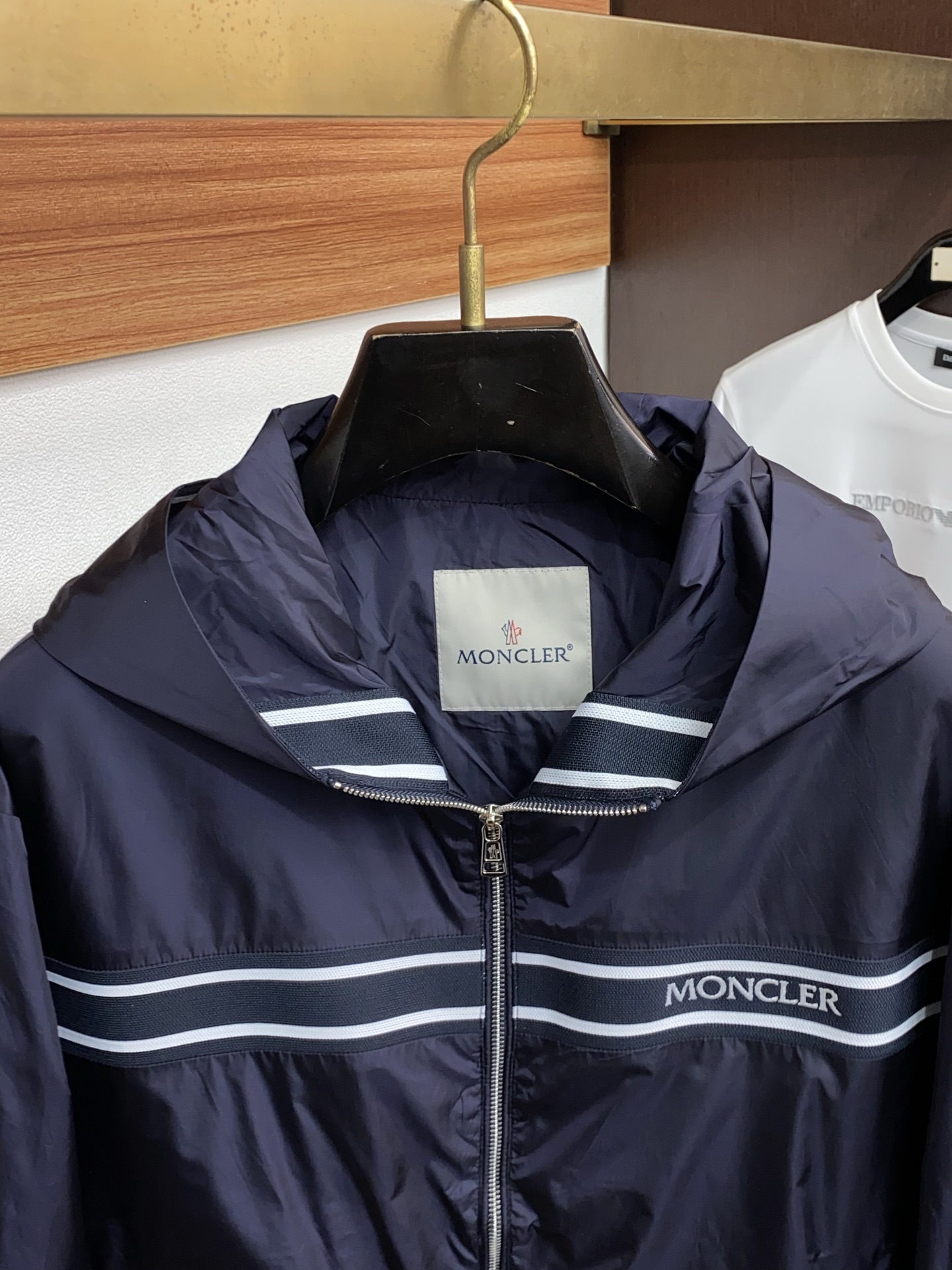 🌾 蒙口 202春夏新款男士休闲定制夹克外套。穿上简约干练的休闲外套，瞬间重回时髦霸气，又是活力满满的状