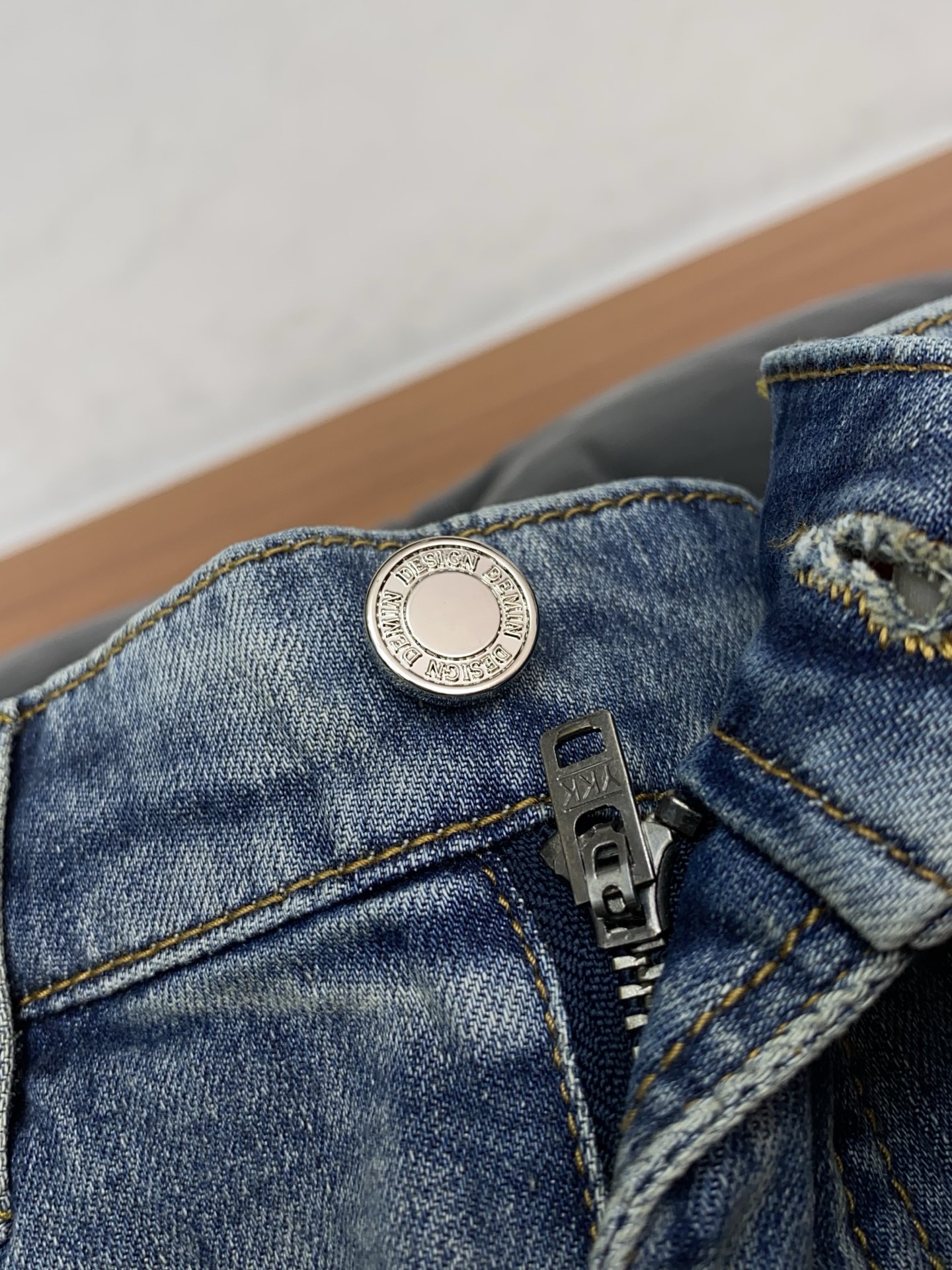 迪奥 高端定制、2026早春最新款牛仔裤 柜台同步发售 原版定制复刻 客供五金辅料 原单品质 进口牛仔面