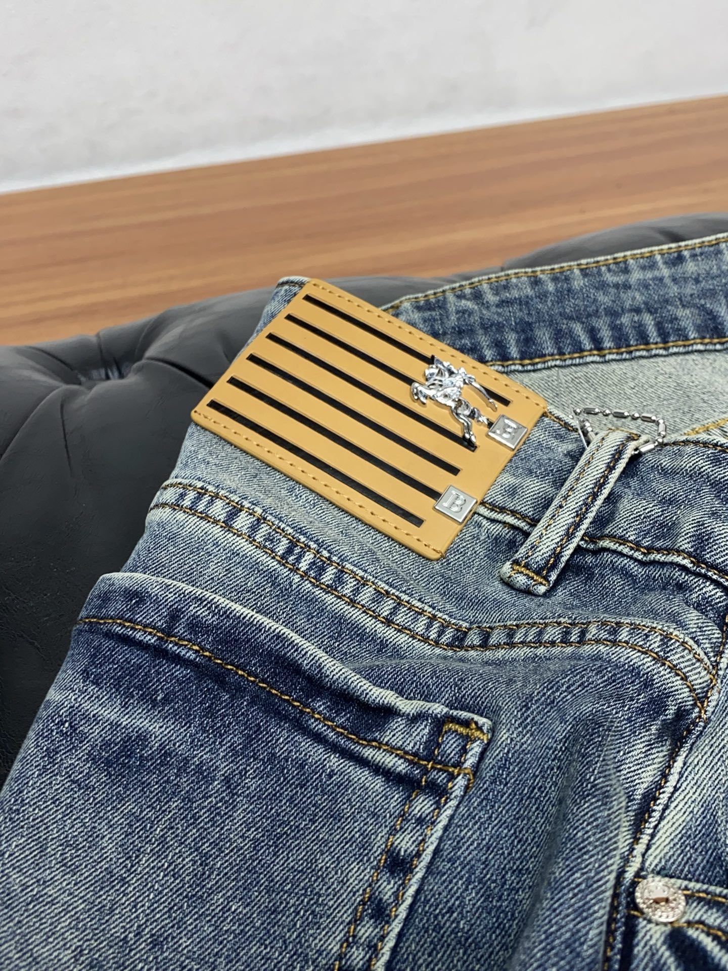 🌾 巴宝莉 高端定制、2026早春最新款牛仔裤 柜台同步发售 原版定制复刻 客供五金辅料 原单品质 进口