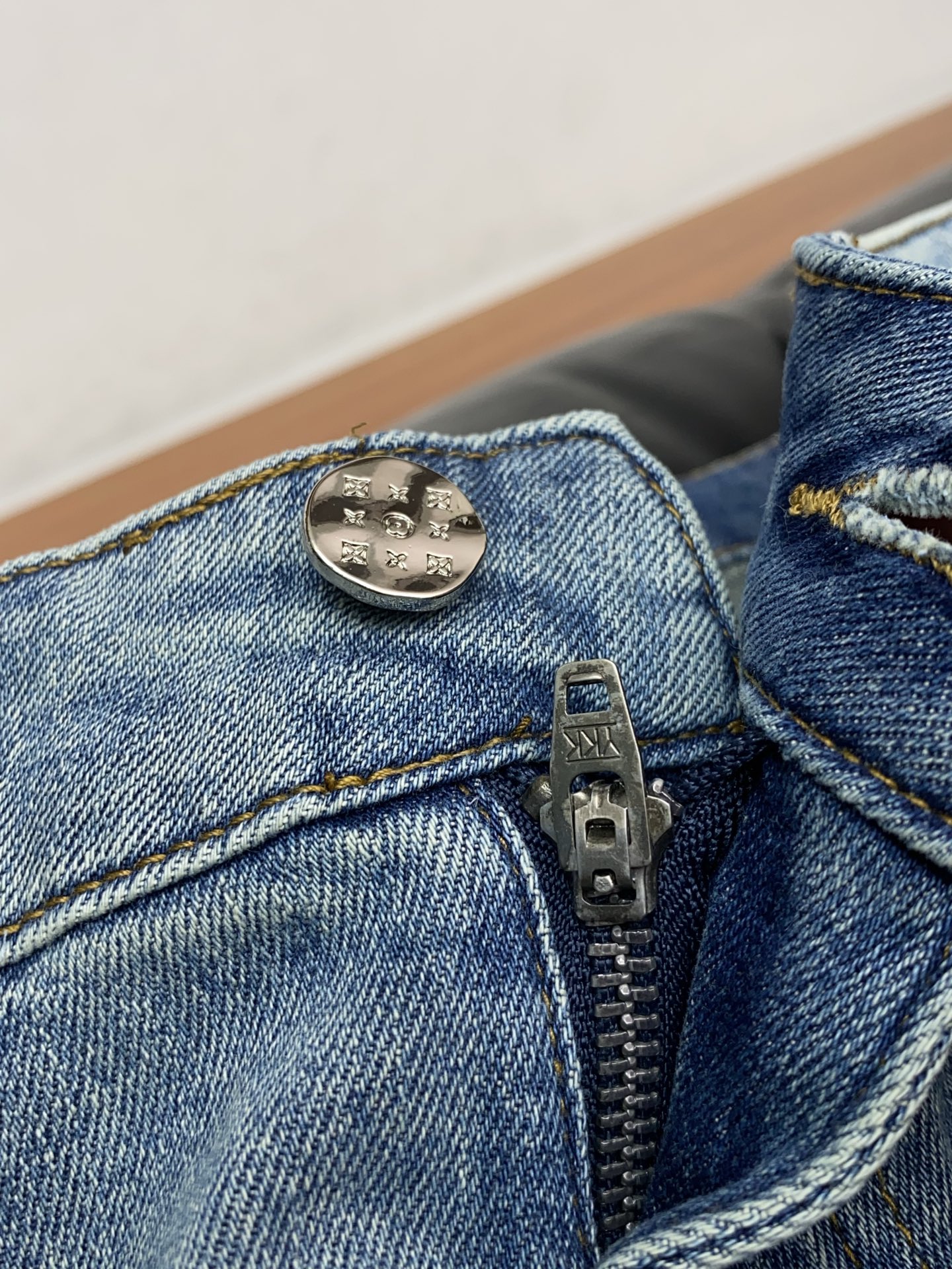 1v路易威登 26春夏 新品 原单男士修身牛仔休闲裤 纯血统品 G柜7000+ 每季必出的类型，无需质疑