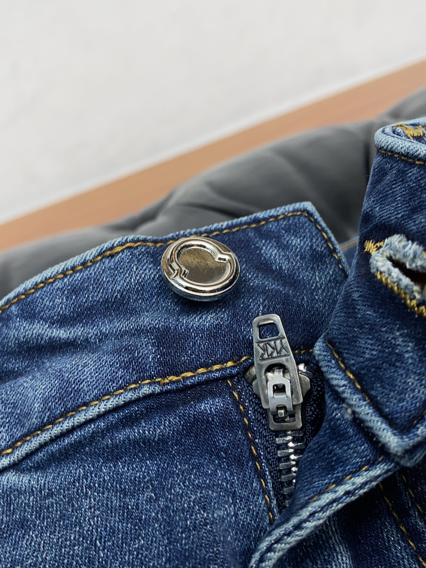 蒙口 26春夏 新品 原单男士修身牛仔休闲裤 纯血统品 G柜7000+ 每季必出的类型，无需质疑的热卖王