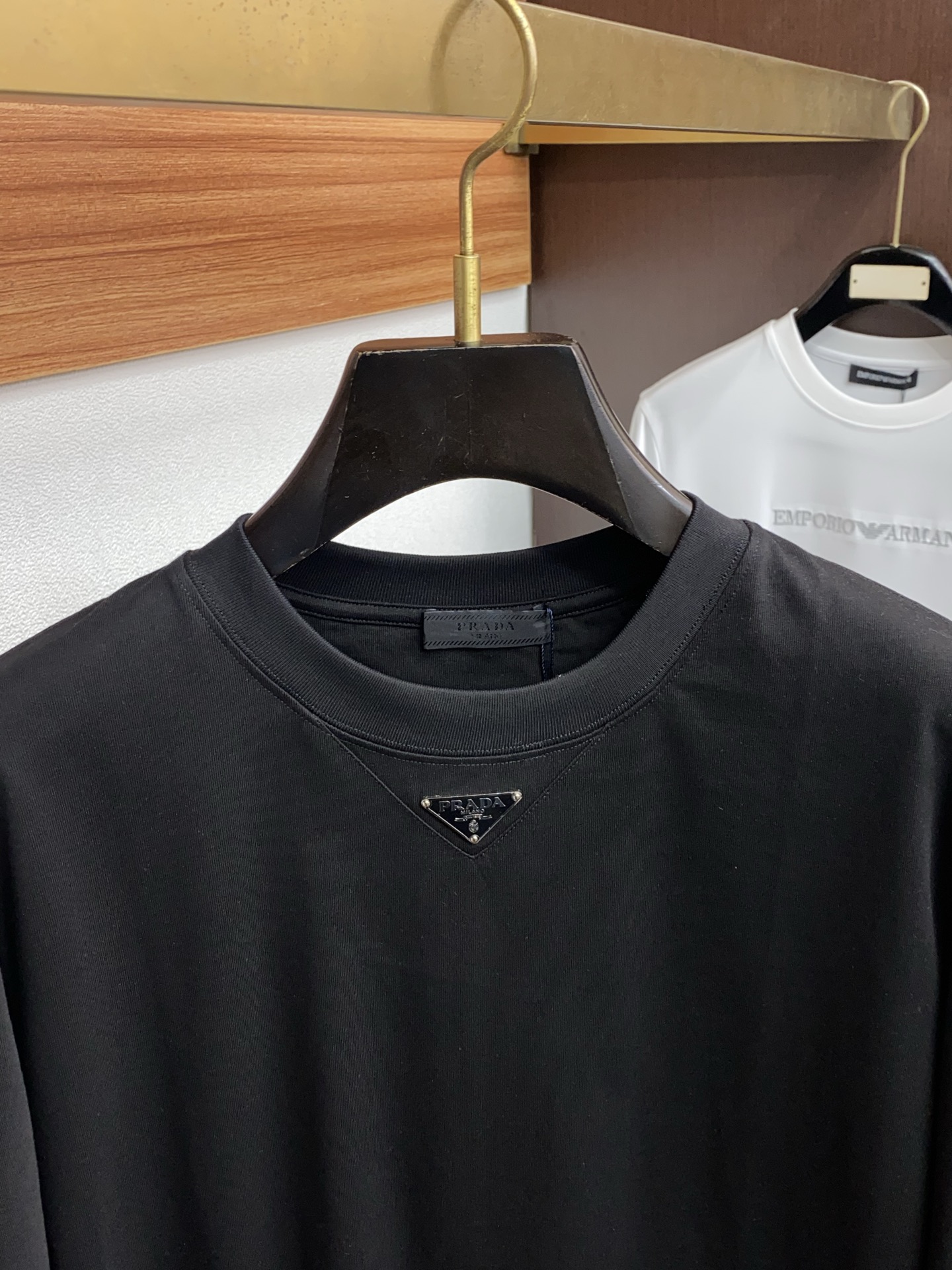 普拉达 26SS春夏新款 纯棉质圆领短袖 男士基础款纯白专柜短袖T恤衫！贸易公司渠道稀出，同步官网发售！