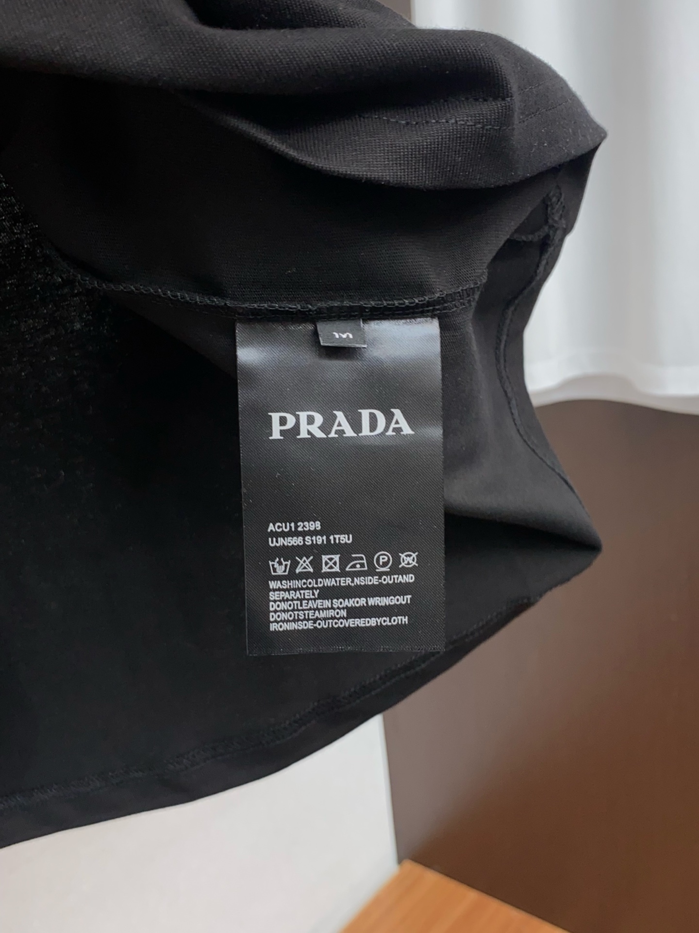 普拉达 26SS春夏新款 纯棉质圆领短袖 男士基础款纯白专柜短袖T恤衫！贸易公司渠道稀出，同步官网发售！