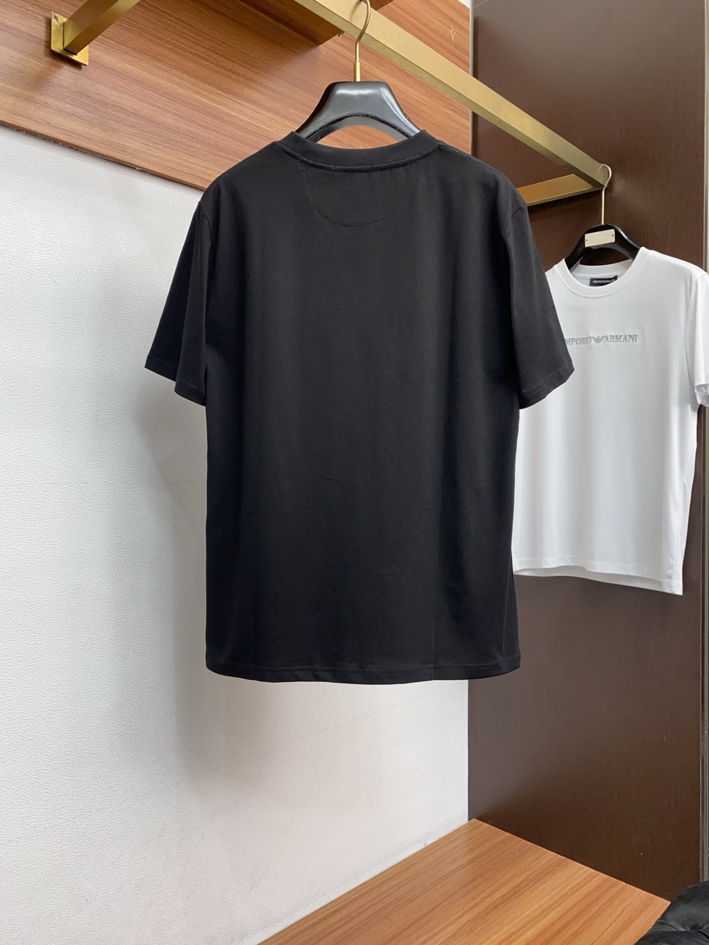 普拉达 26SS春夏新款 纯棉质圆领短袖 男士基础款纯白专柜短袖T恤衫！贸易公司渠道稀出，同步官网发售！