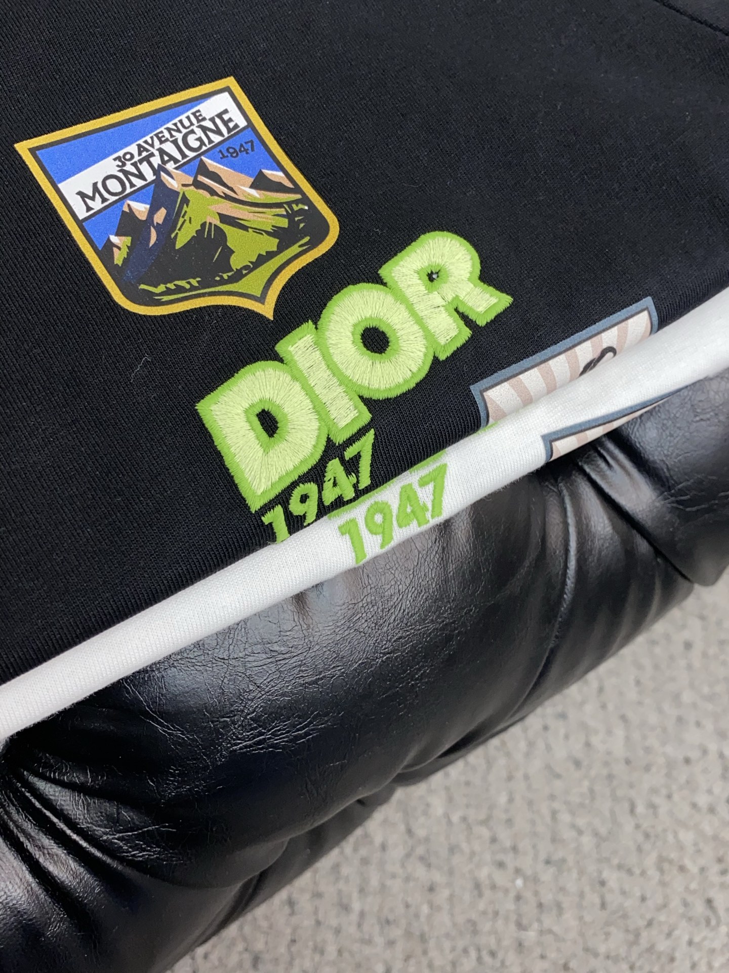 迪奥 26SS春夏新款 纯棉质圆领短袖 男士基础款纯白专柜短袖T恤衫！贸易公司渠道稀出，同步官网发售！基