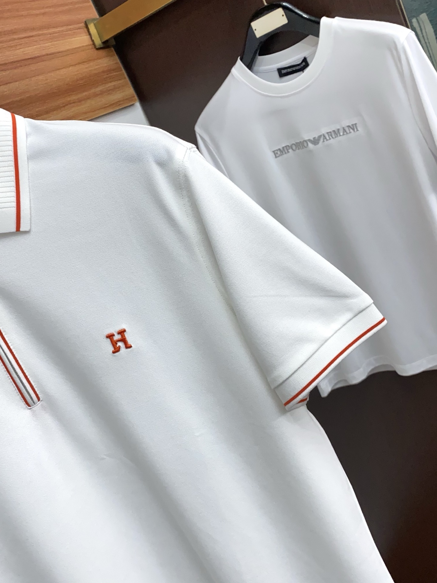 普拉达 2026s经典时尚翻领 Polo衫短袖 ，贸易公司渠道订单，简约大气，时尚百搭，品相更是无法挑剔