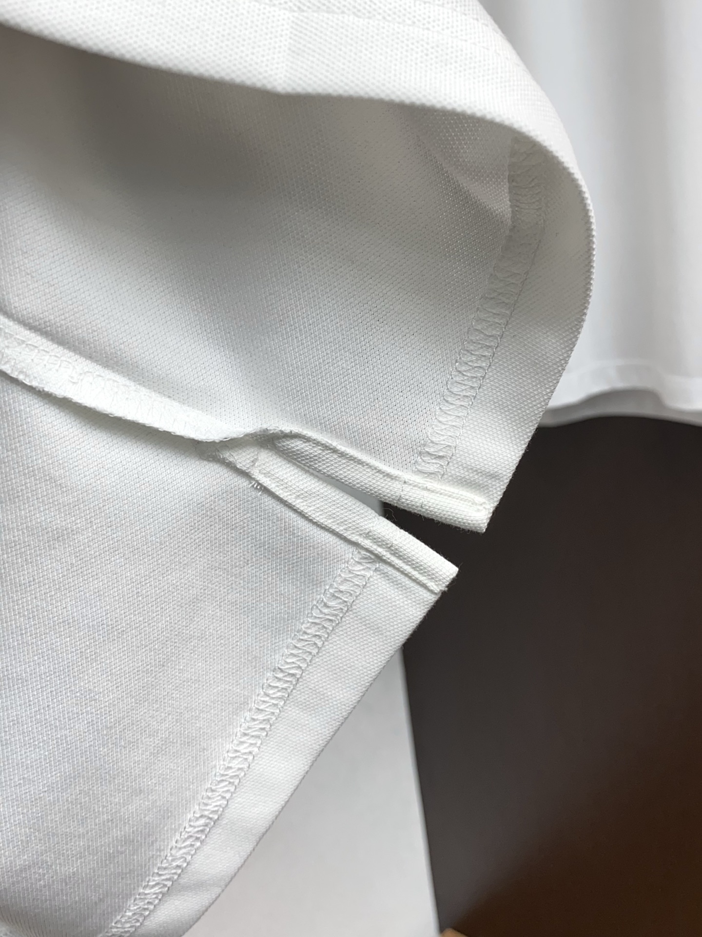 普拉达 2026s经典时尚翻领 Polo衫短袖 ，贸易公司渠道订单，简约大气，时尚百搭，品相更是无法挑剔