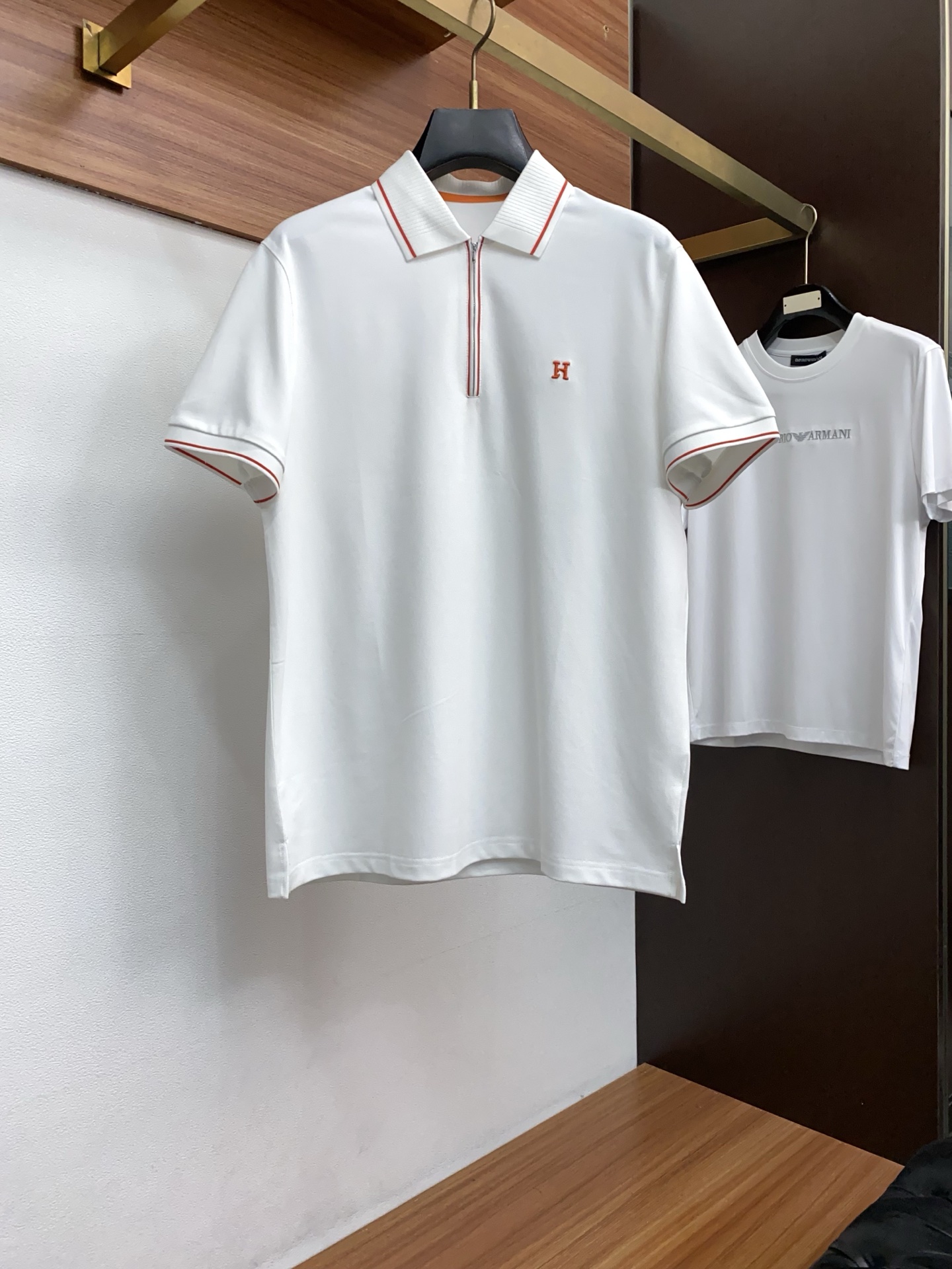 普拉达 2026s经典时尚翻领 Polo衫短袖 ，贸易公司渠道订单，简约大气，时尚百搭，品相更是无法挑剔