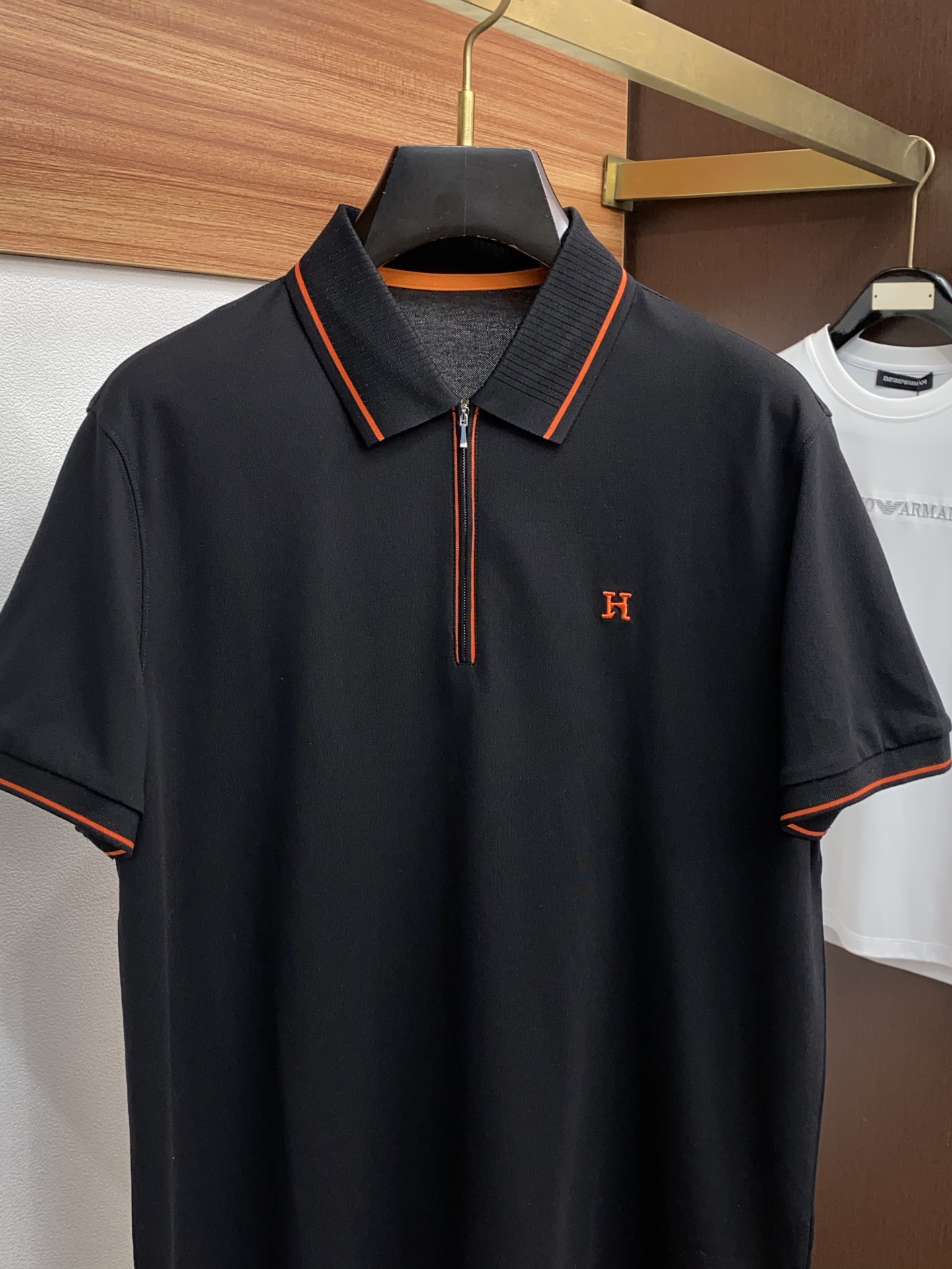 普拉达 2026s经典时尚翻领 Polo衫短袖 ，贸易公司渠道订单，简约大气，时尚百搭，品相更是无法挑剔