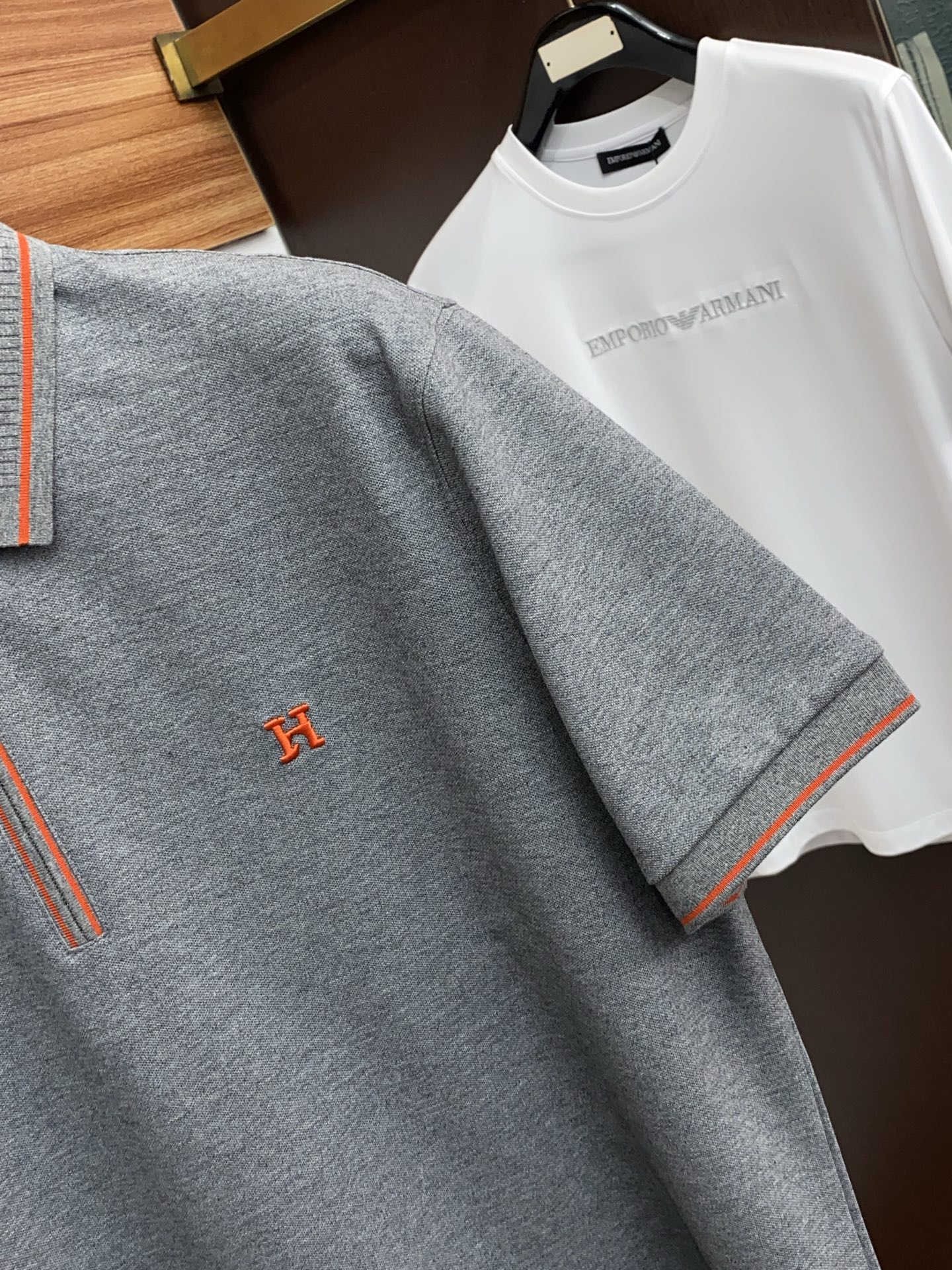 普拉达 2026s经典时尚翻领 Polo衫短袖 ，贸易公司渠道订单，简约大气，时尚百搭，品相更是无法挑剔