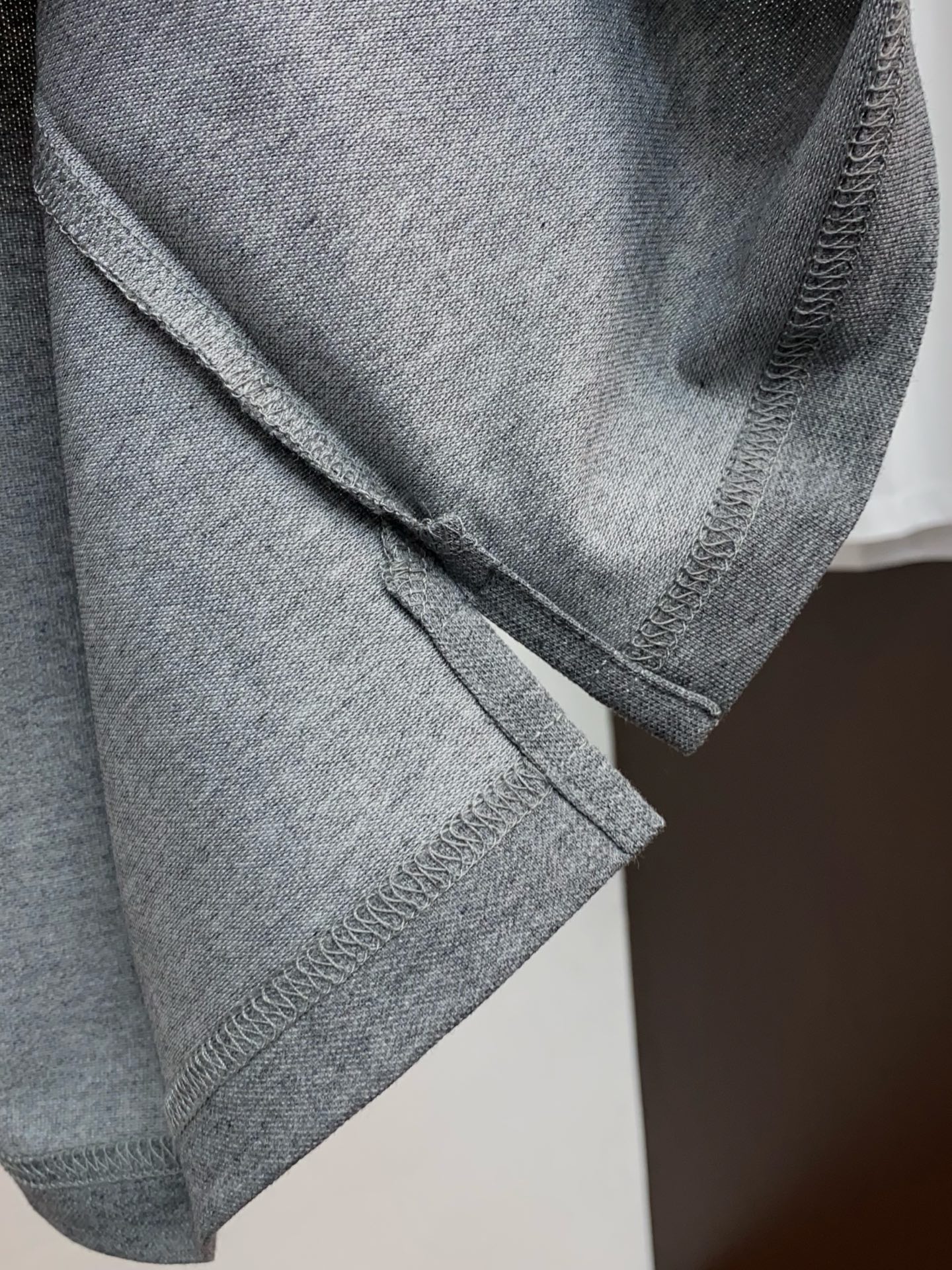 普拉达 2026s经典时尚翻领 Polo衫短袖 ，贸易公司渠道订单，简约大气，时尚百搭，品相更是无法挑剔