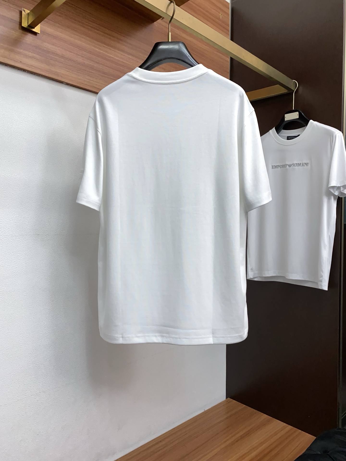 🌾 普拉达 2026新款AW新品，时尚休闲打短袖 专柜同步有售，定制长绒棉面料，工艺极度复杂，视觉相当雅