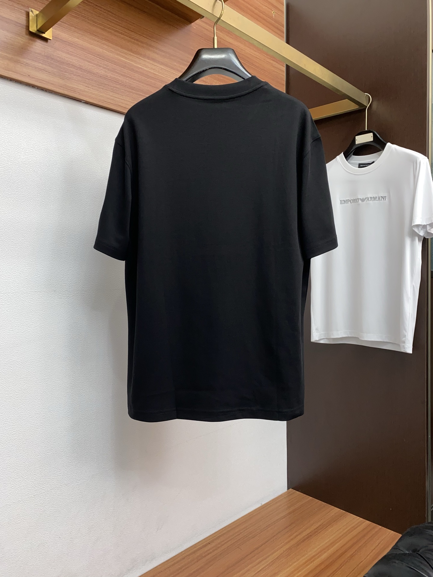 🌾 普拉达 2026新款AW新品，时尚休闲打短袖 专柜同步有售，定制长绒棉面料，工艺极度复杂，视觉相当雅